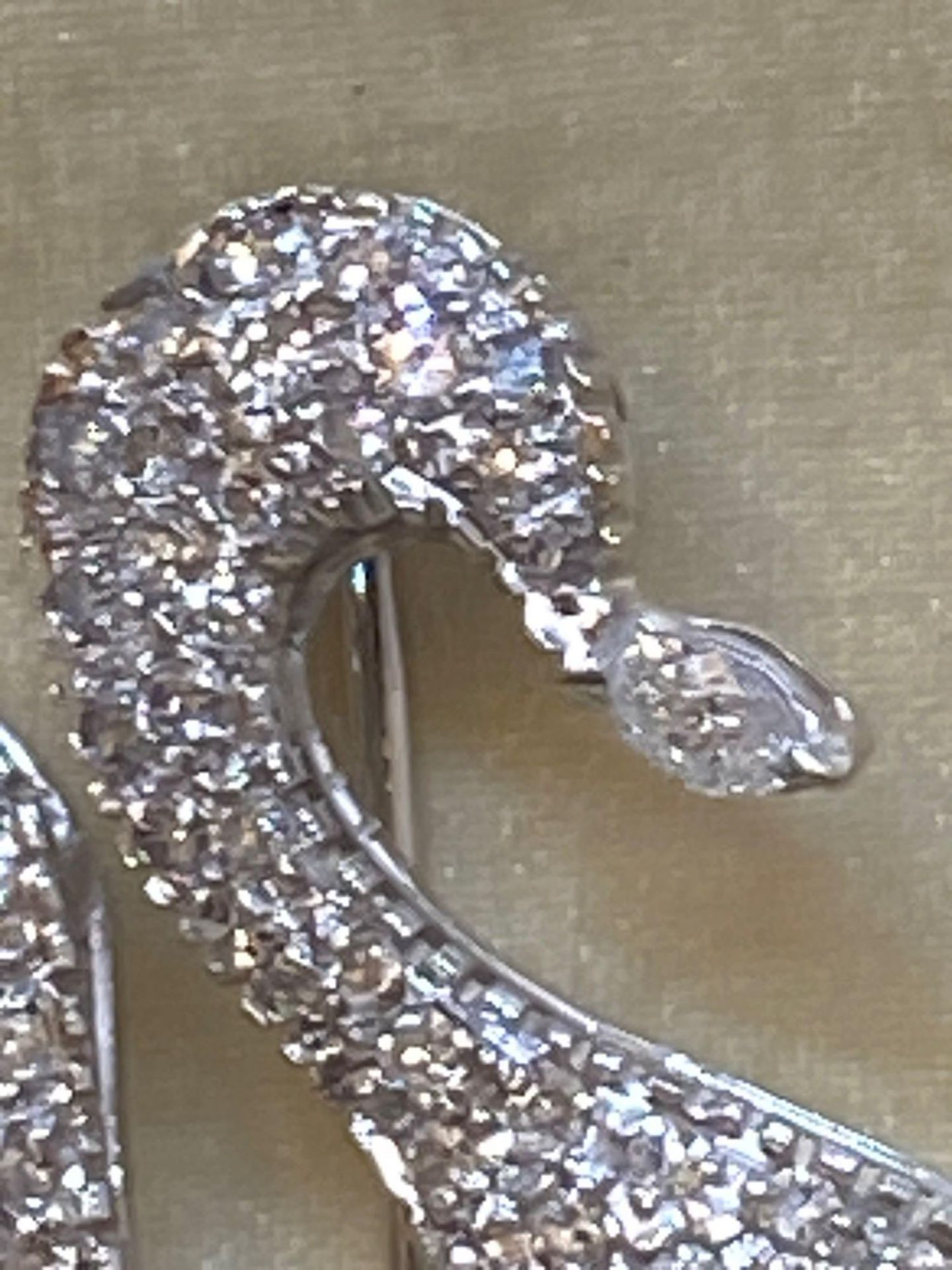 Fine 18ct White Gold Swan 2.50ct Diamond Set Pendant - 6.3 Grams - Image 2 of 4