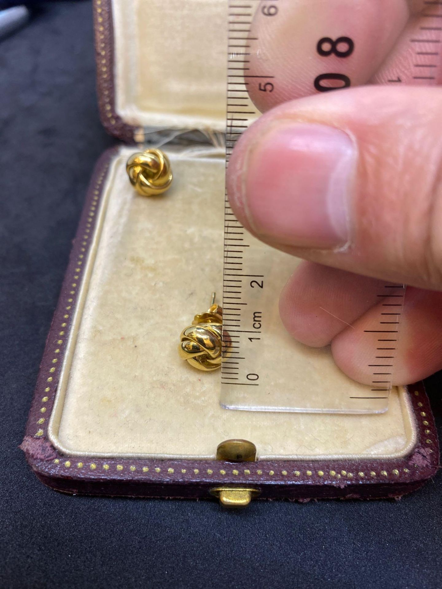 18ct Gold Knott Stud Earrings - 7 Grams - Image 3 of 3