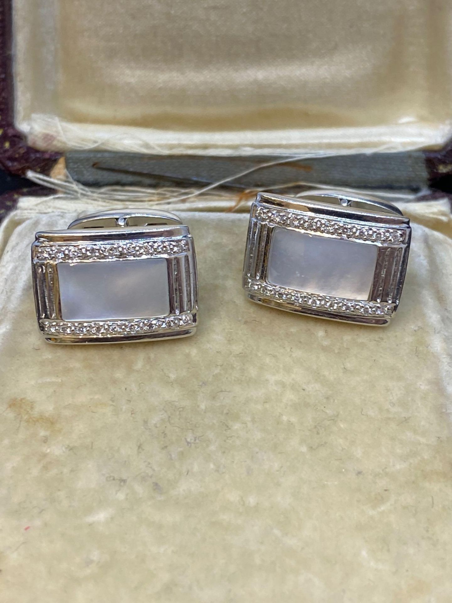 18ct Gold Diamond & another of Pearl Cufflinks - 11.8 grams
