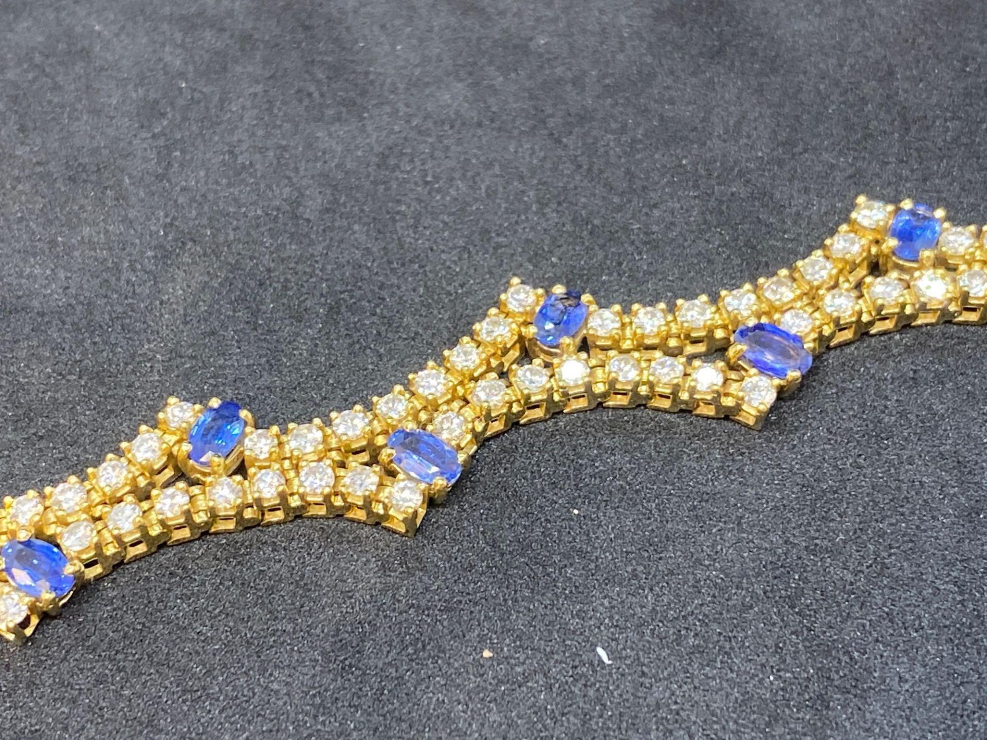 Beautiful 18ct 4.00ct Sapphire & 6.70ct Diamond Bracelet - G/VS-SI - 22.6 Grams - Image 2 of 5