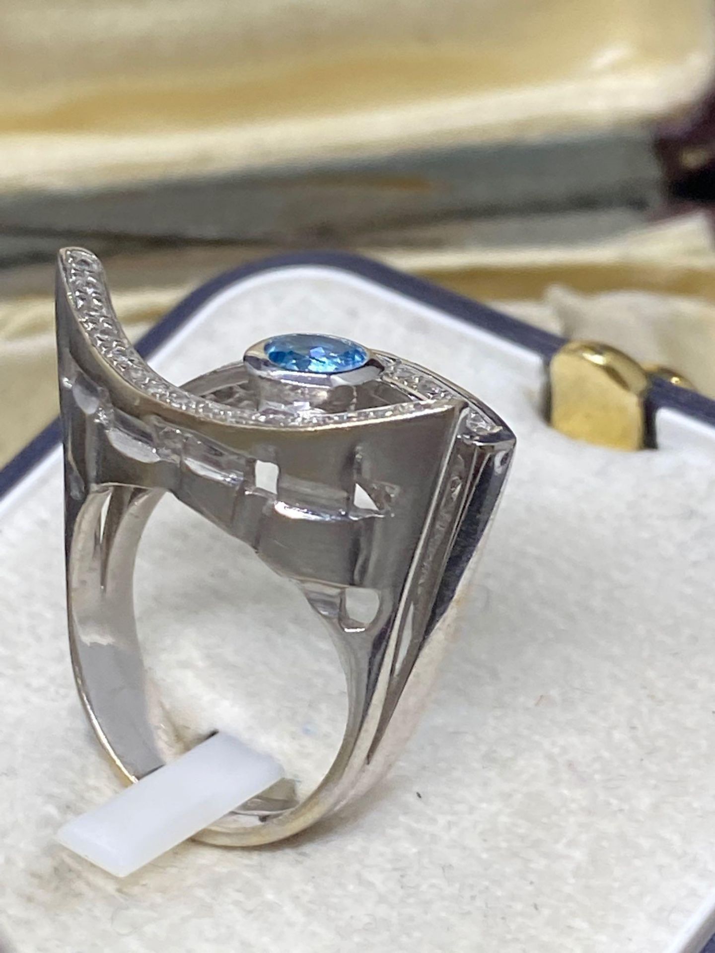 Rare Blue Topaz & Diamond Eye Ring - 14k White Gold - 8 Grams - Image 3 of 4