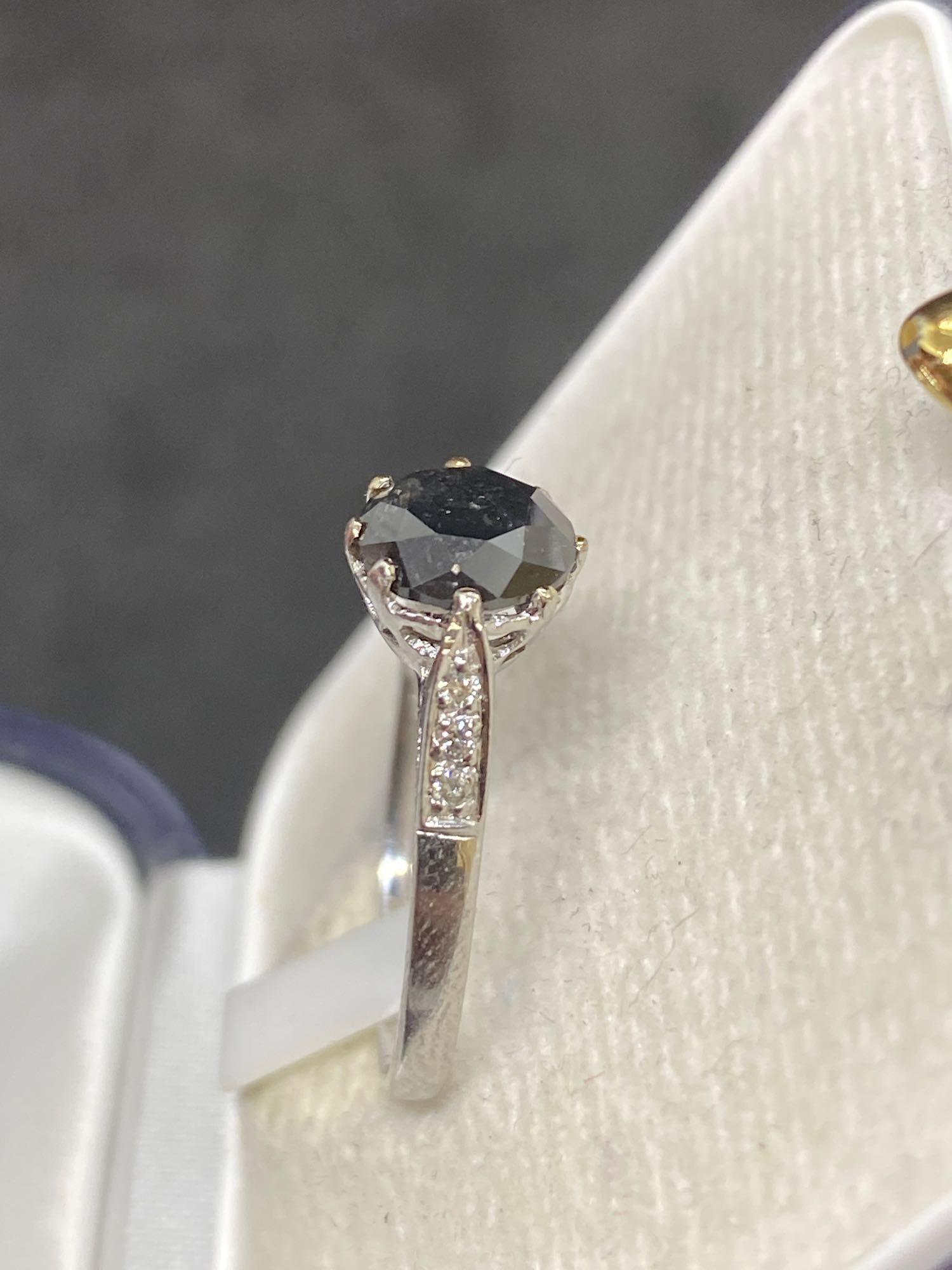 18k Gold Black & White Diamond Ring - Approx Size N - Image 2 of 2