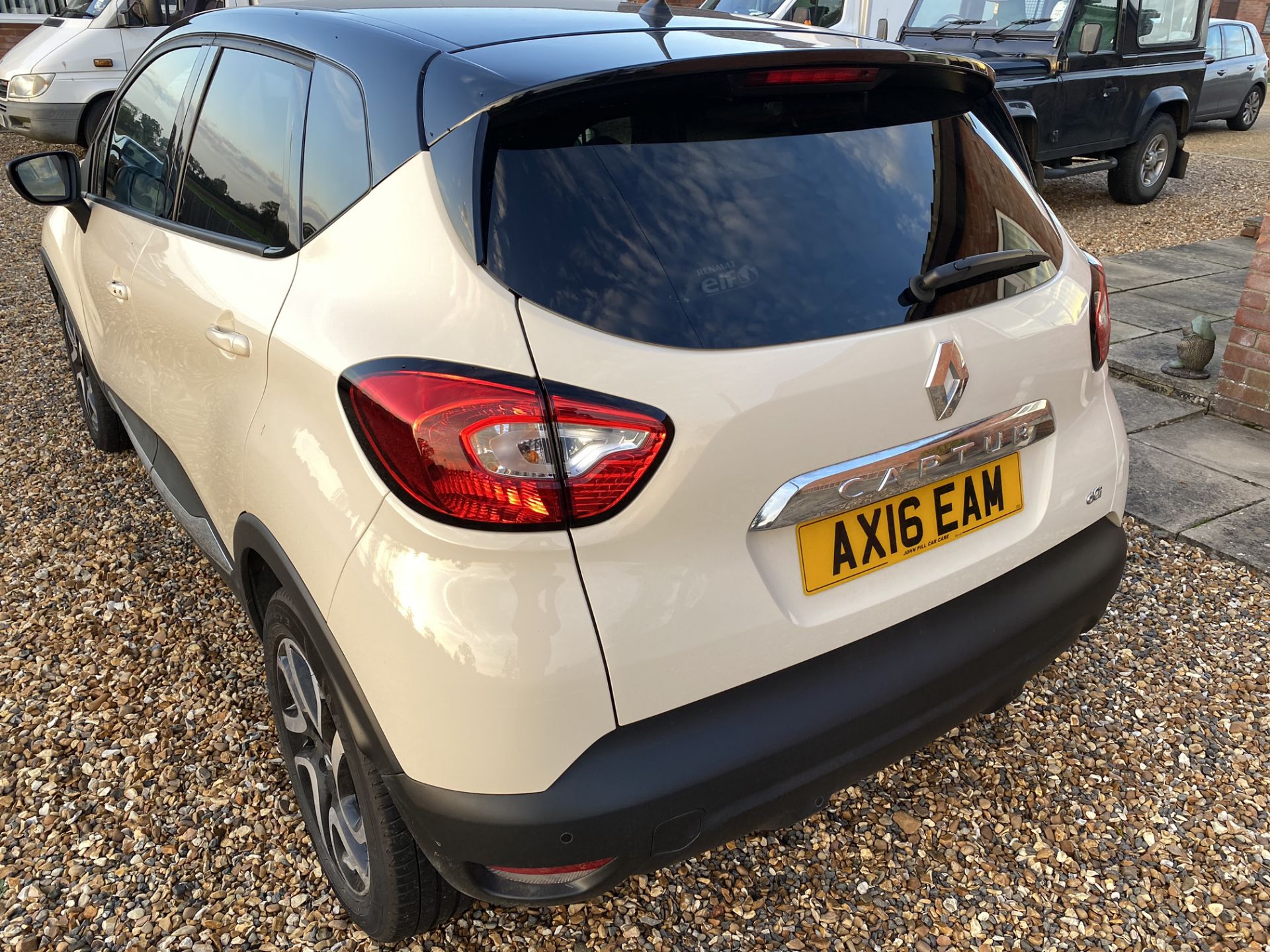 BY ORDER OF THE EXECUTOR: 2016 16 REG RENAULT CAPTUR DYNAMIQUE S DCI AUTOMATIC -JUST 8520 MILES - Image 7 of 30