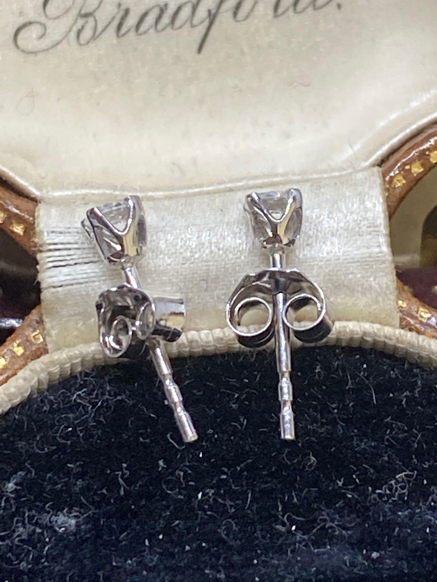 18ct Gold Stud H/SI Diamond Earrings 0.23ct tdw - Image 2 of 2
