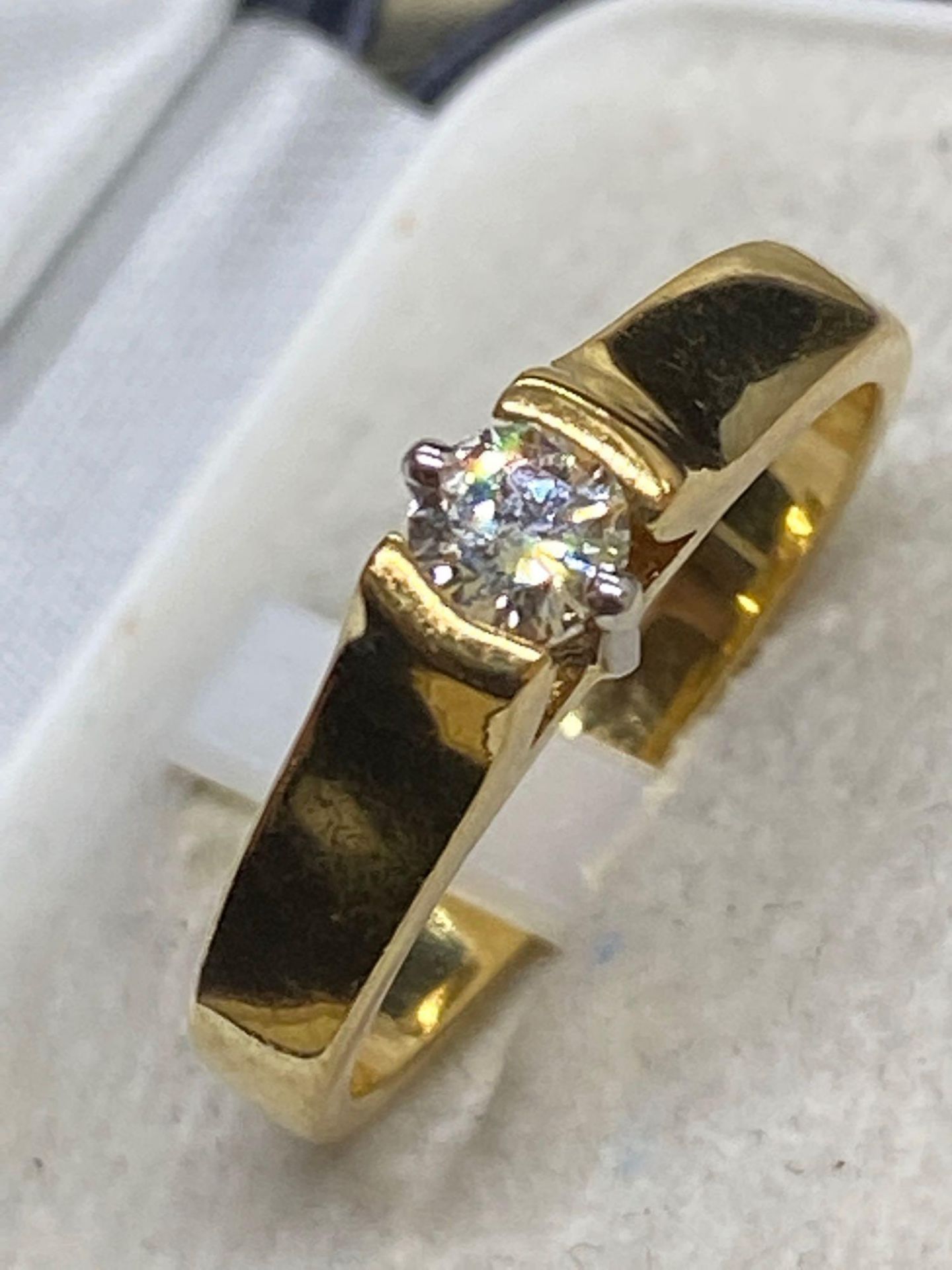 18ct Gold 0.35ct G/VS Diamond Solitaire Ring - Image 2 of 3