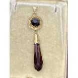 14ct Gold Garnet Onyx Pendant