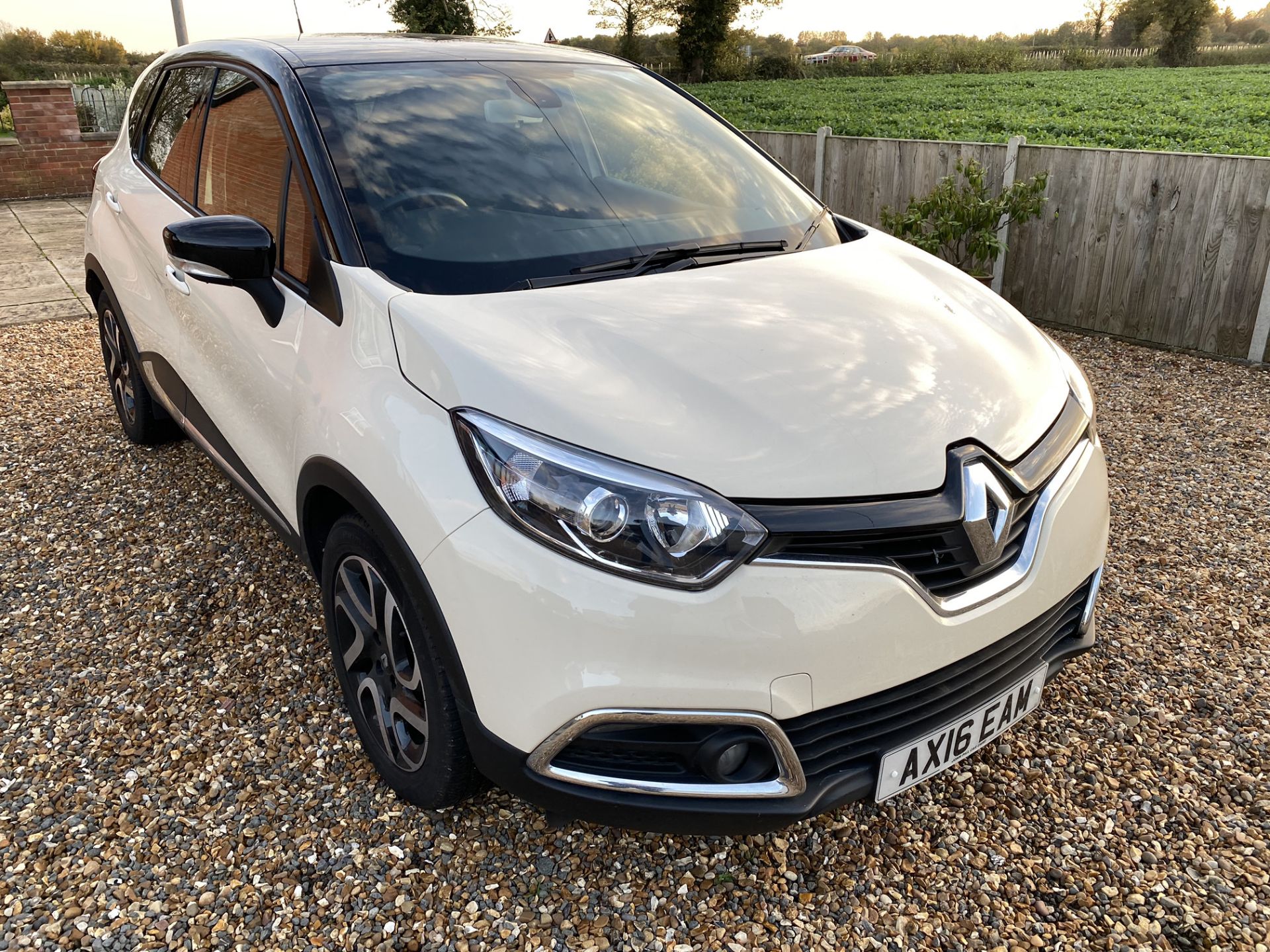 BY ORDER OF THE EXECUTOR: 2016 16 REG RENAULT CAPTUR DYNAMIQUE S DCI AUTOMATIC -JUST 8520 MILES - Image 8 of 30