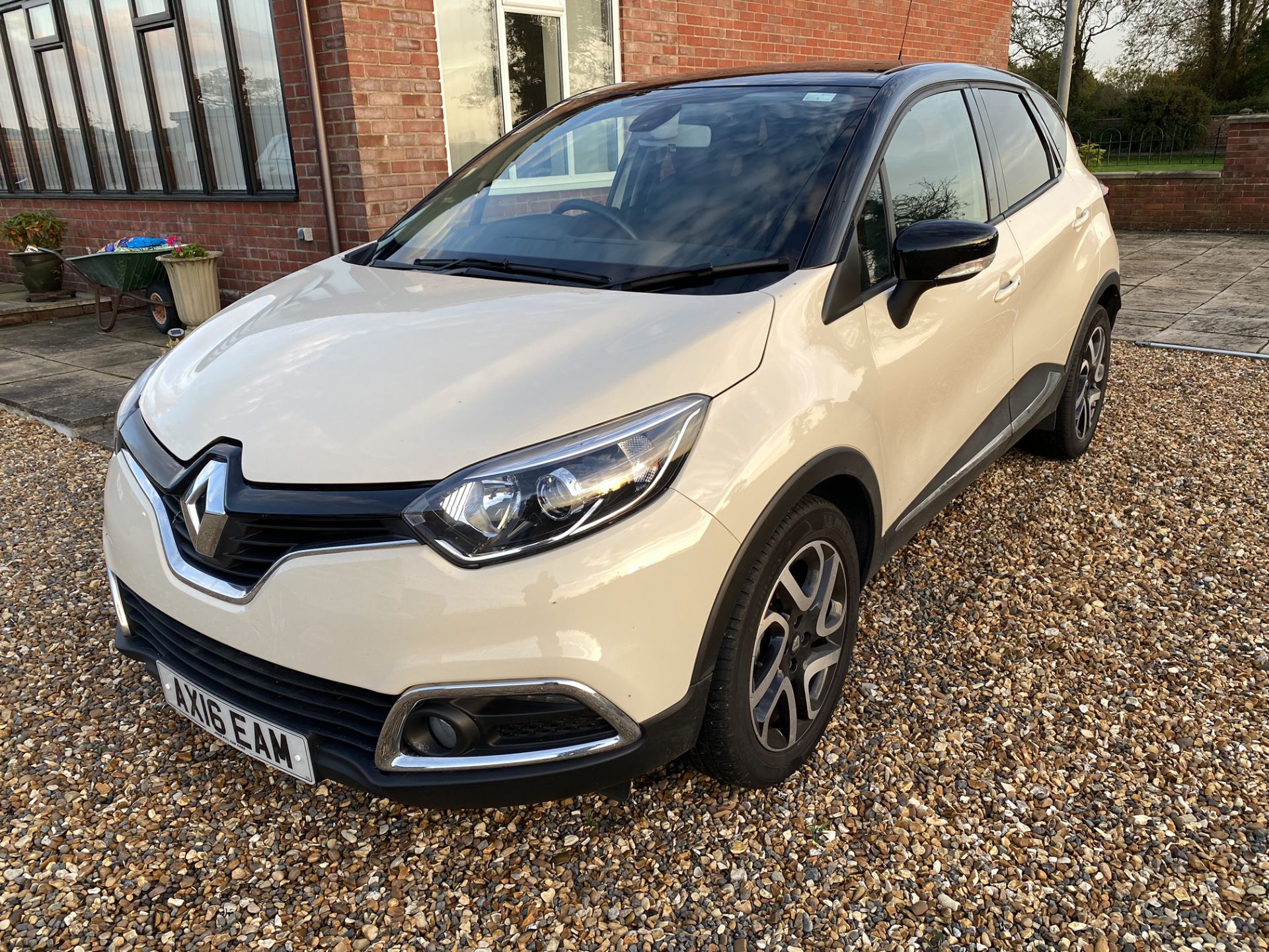 BY ORDER OF THE EXECUTOR: 2016 16 REG RENAULT CAPTUR DYNAMIQUE S DCI AUTOMATIC -JUST 8520 MILES - Image 4 of 30