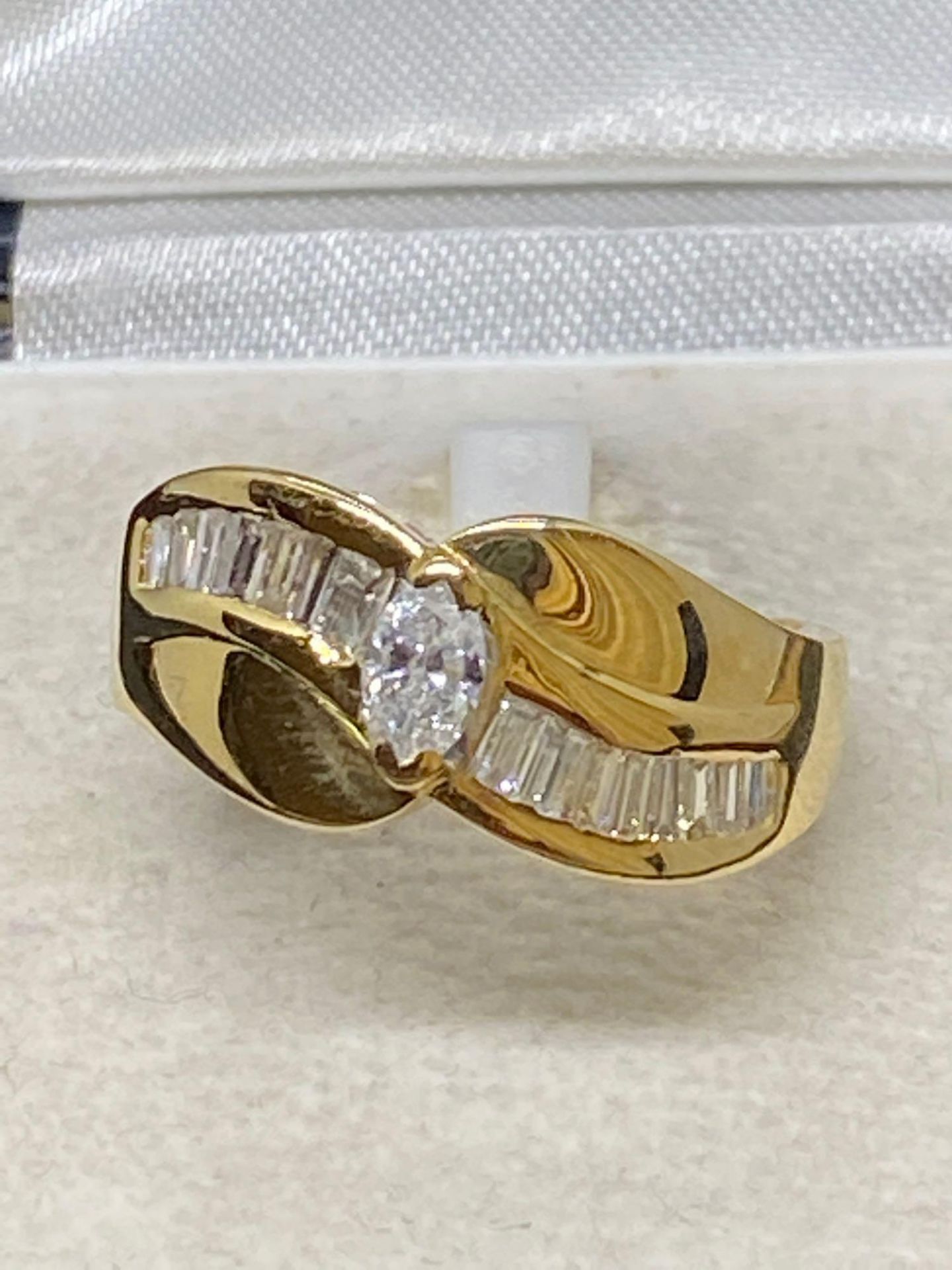 18k Gold 1.10ct G-H/SI - 7.5 Grams - Approx Size Q