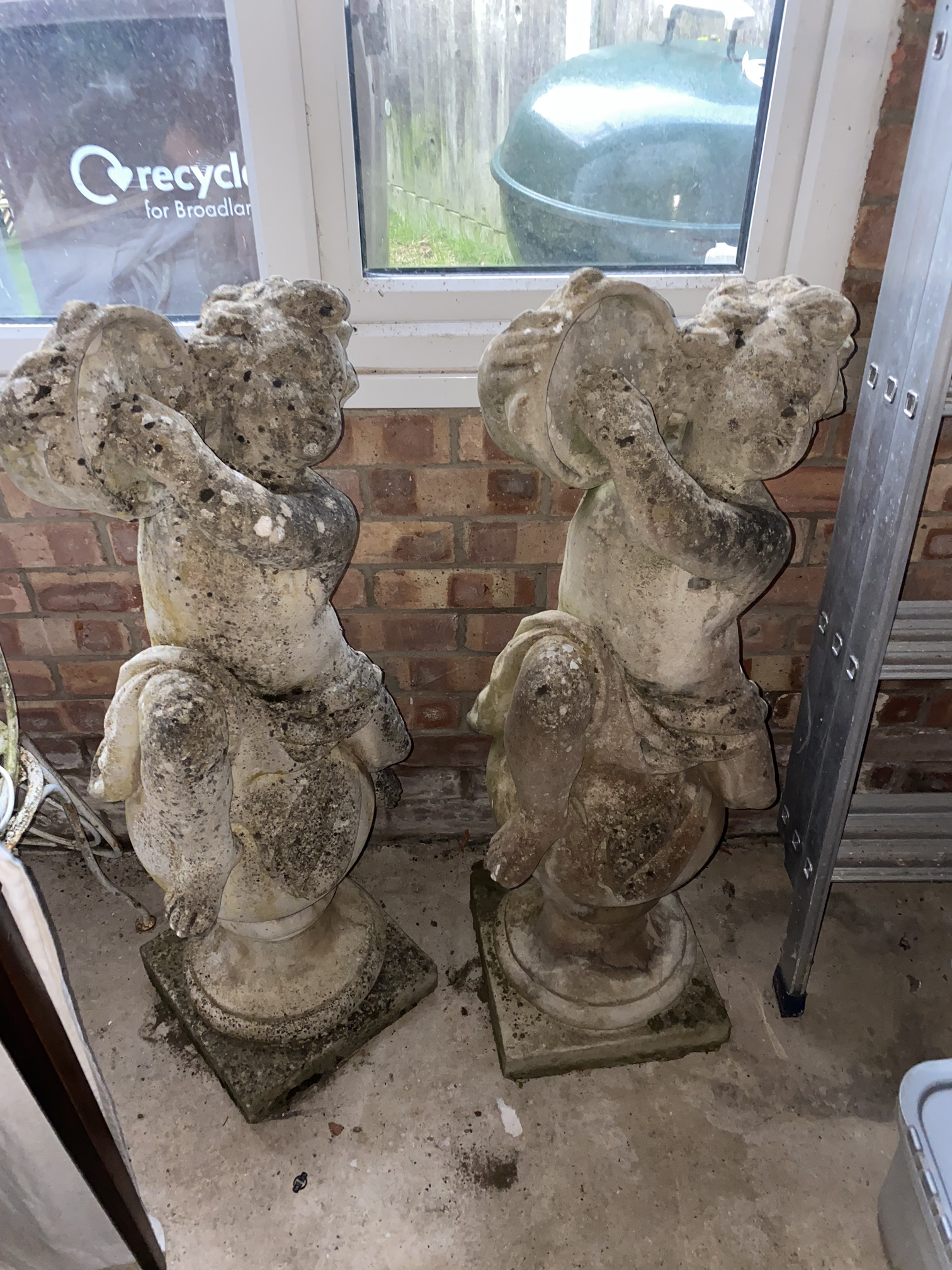 PAIR OF CHERUB GARDEN ORNAMENTS