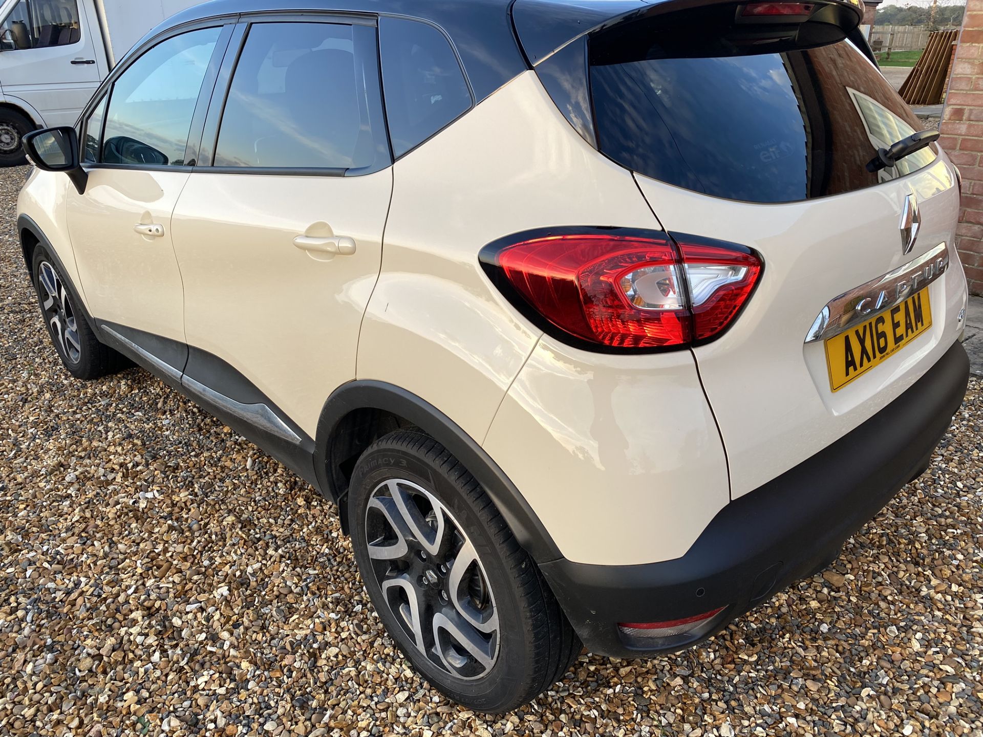 BY ORDER OF THE EXECUTOR: 2016 16 REG RENAULT CAPTUR DYNAMIQUE S DCI AUTOMATIC -JUST 8520 MILES - Image 5 of 30