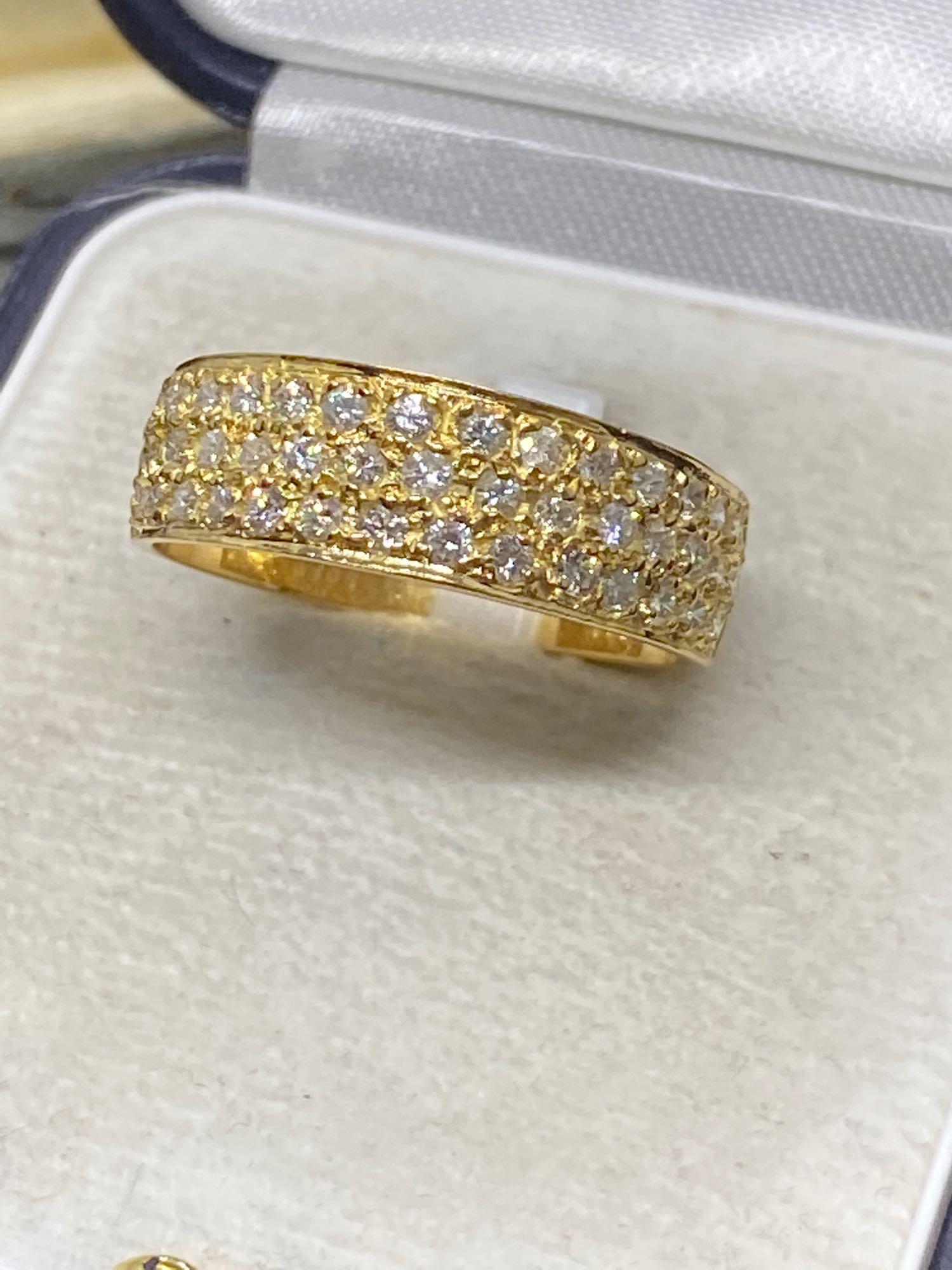 18ct Gold 1.00ct H-G/SI-Vs Diamond Ring - 5.3 Grams