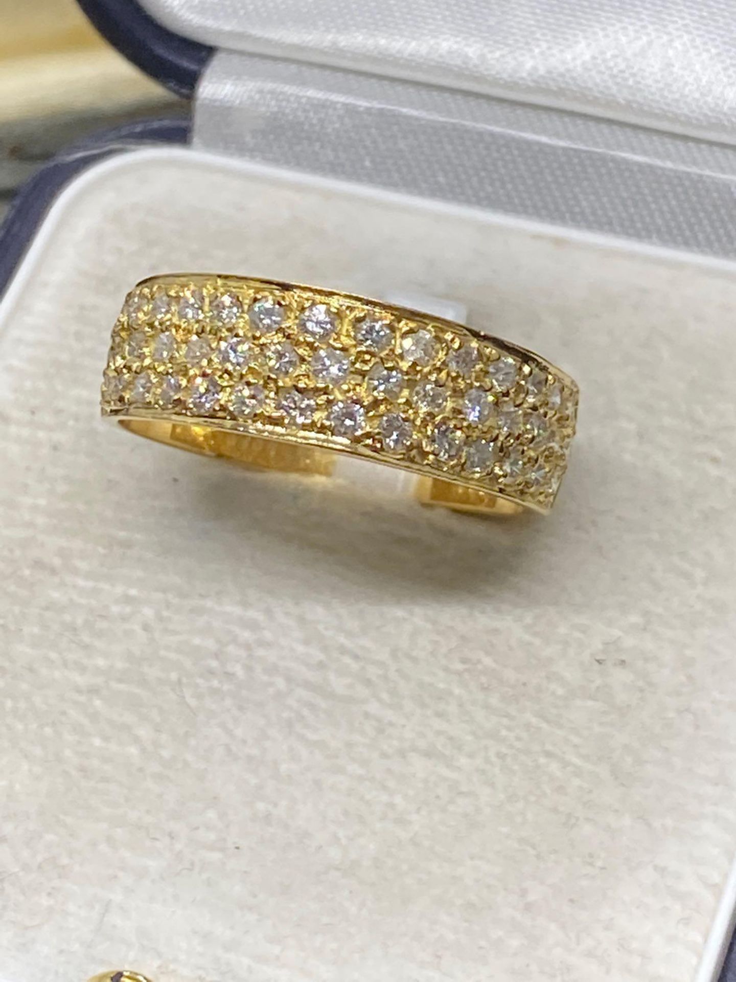 18ct Gold 1.00ct H-G/SI-Vs Diamond Ring - 5.3 Grams