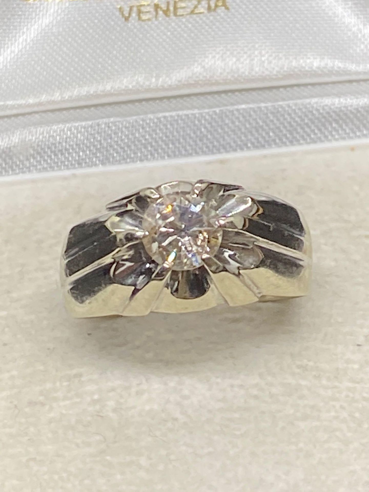 18ct Gold 1.00ct H-I/I1 Diamond Solitaire Ring - 10.5 Grams