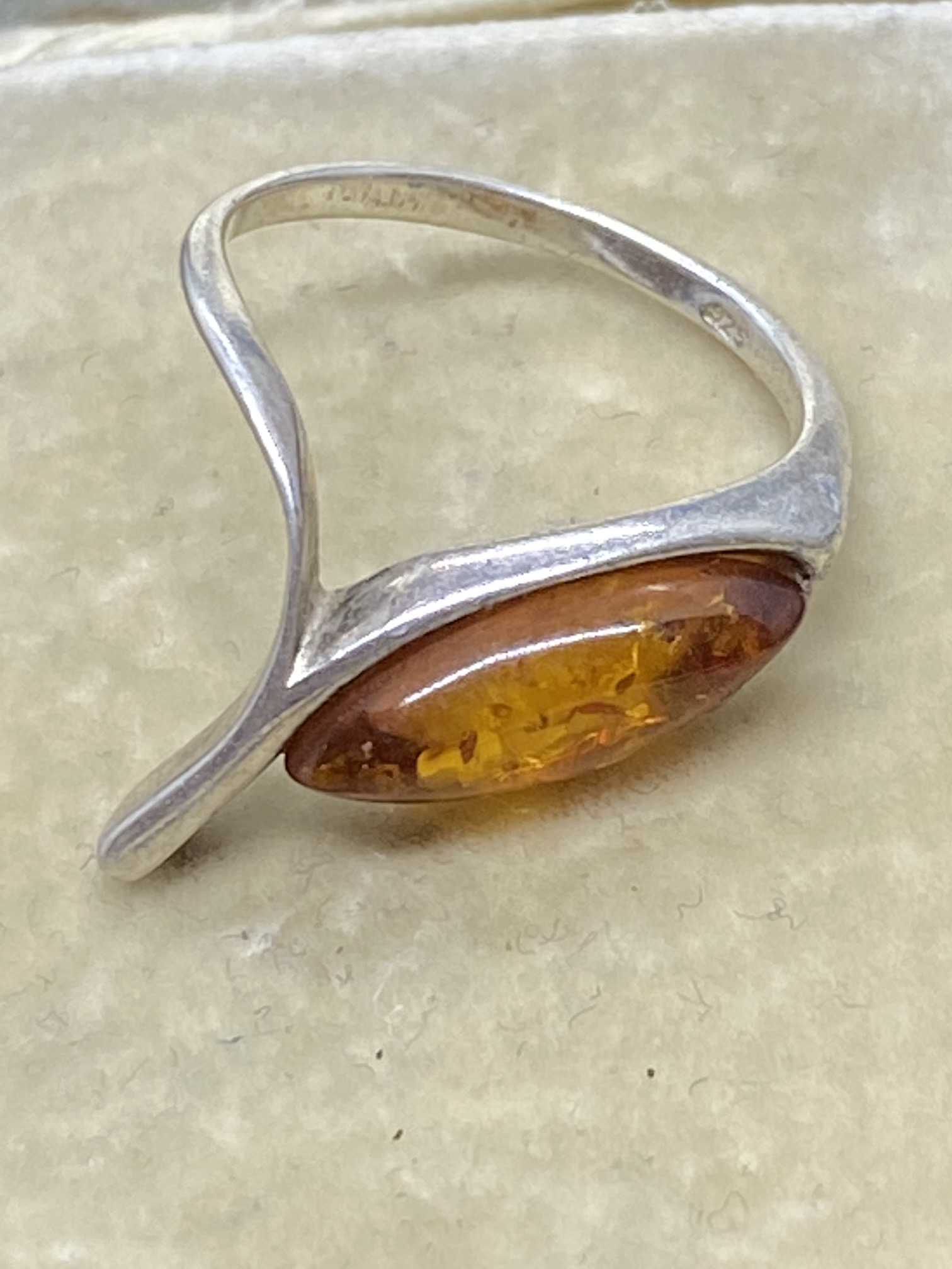 SILVER AMBER SET RING