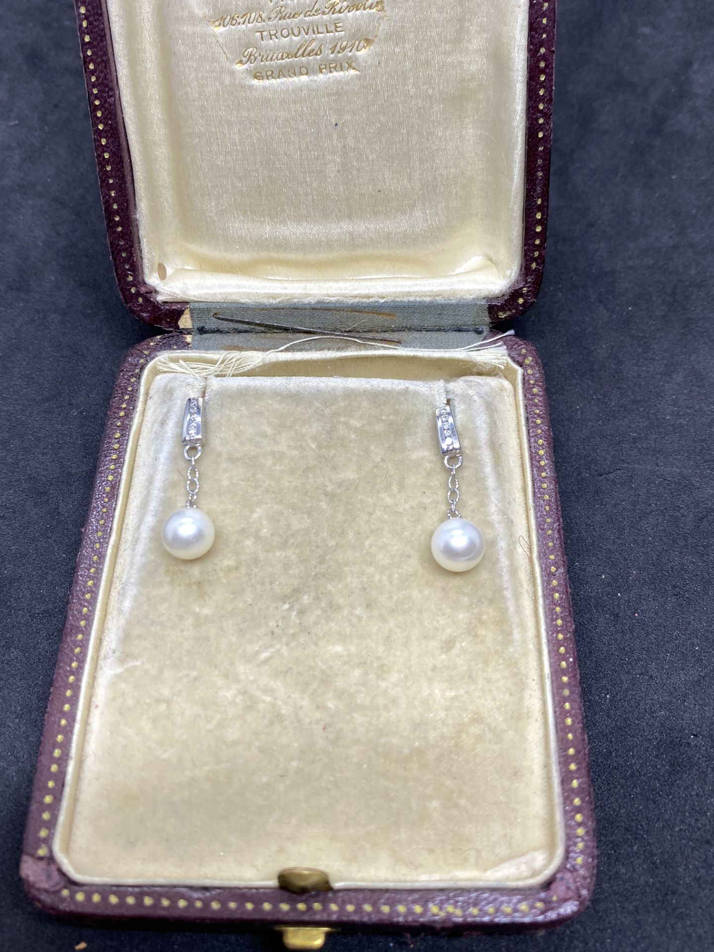 9ct White Gold Channel Set Diamond & Pearl Earrings - Image 2 of 6