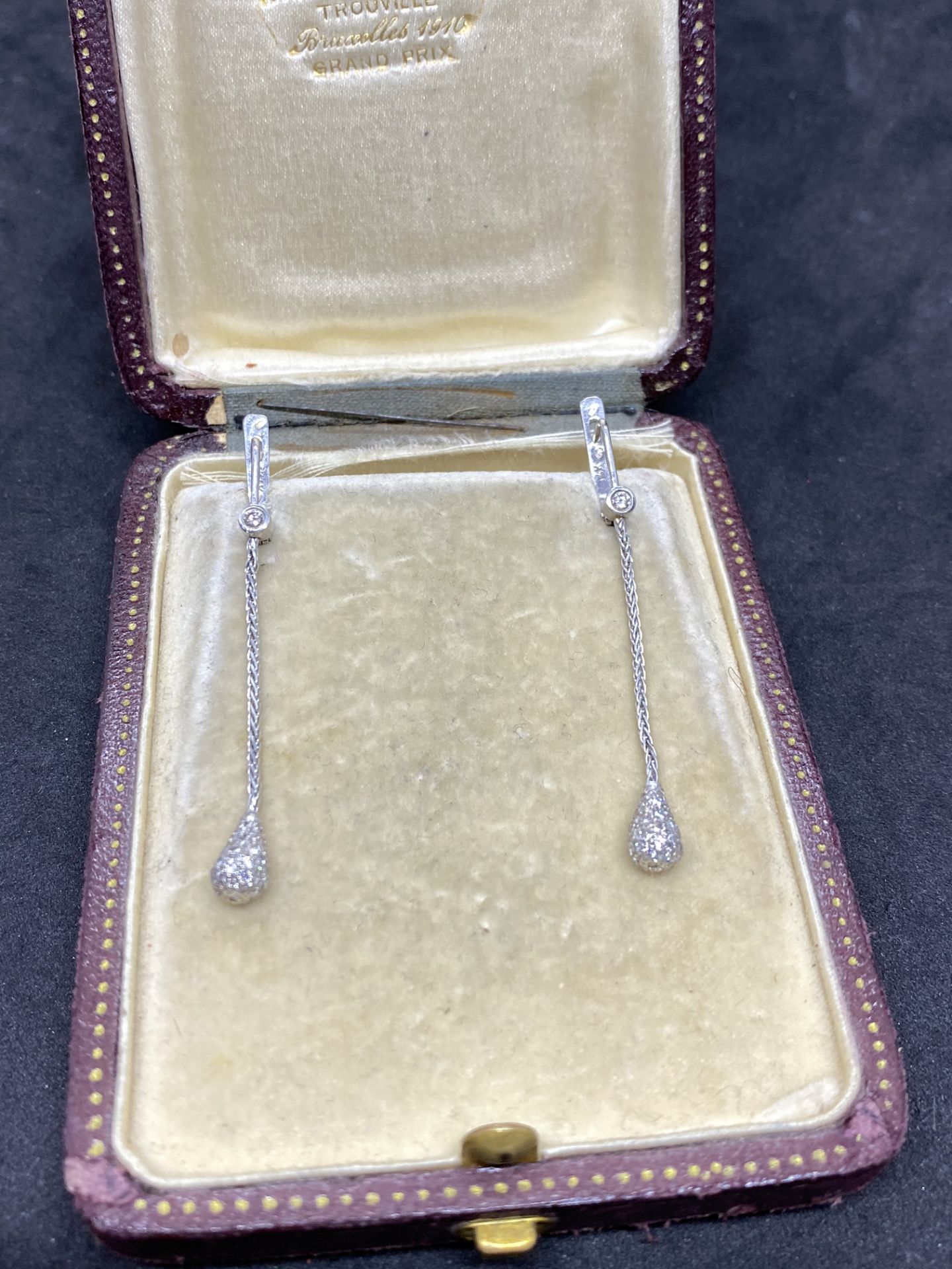 Fine 14k White Gold Diamond Encrusted / Diamond Solitaire Drop Earrings