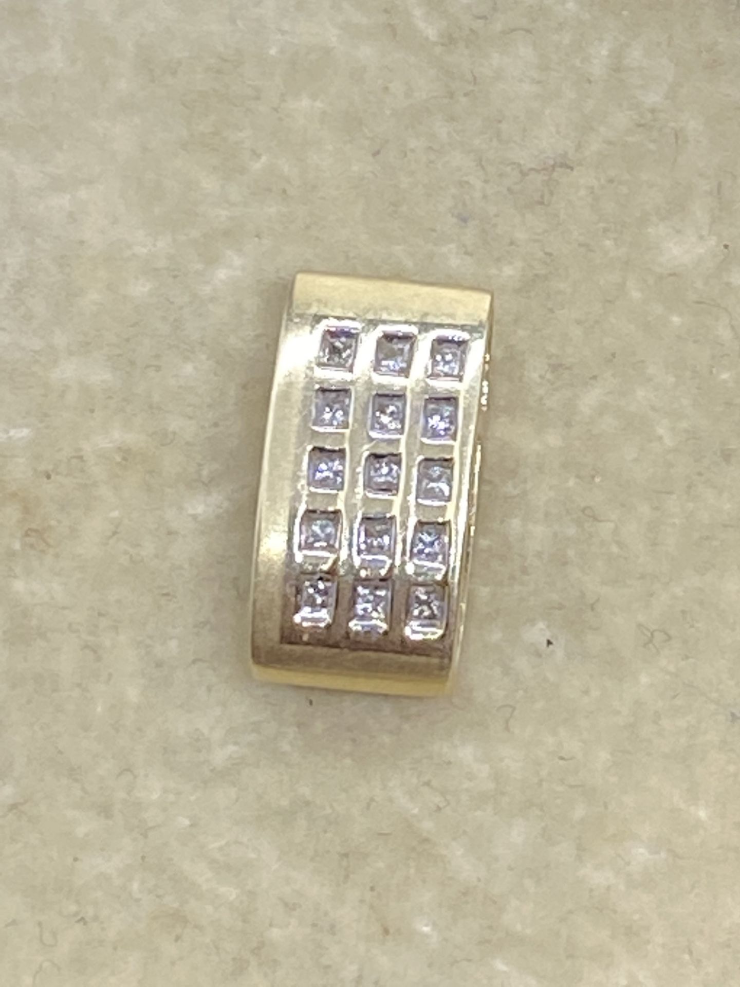 18k Gold Diamond Set Pendant