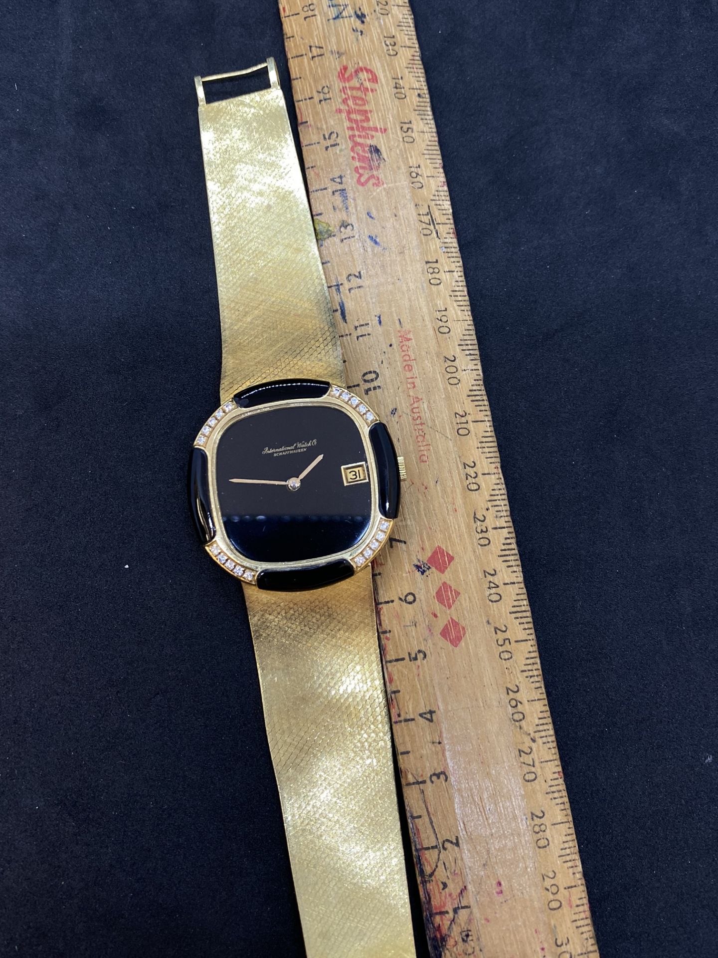 18ct GOLD I.W.C ONYX & DIAMOND SET WATCH 95 GRAMS - Image 6 of 9