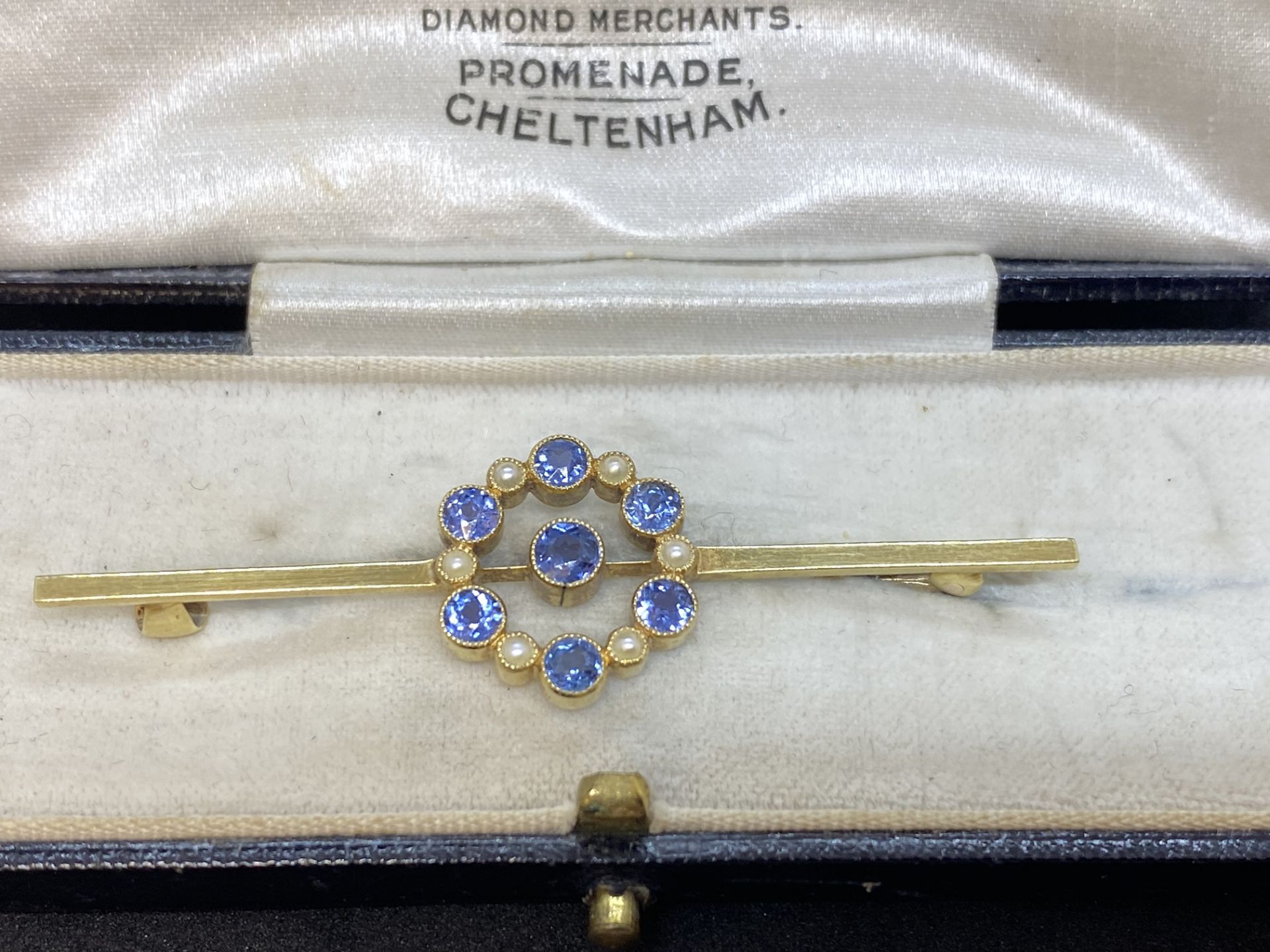 ANTIQUE 15ct GOLD SAPPHIRE & PEARL BROOCH IN OLD BOX INC