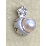 14k Gold Diamond & Pearl Pendant