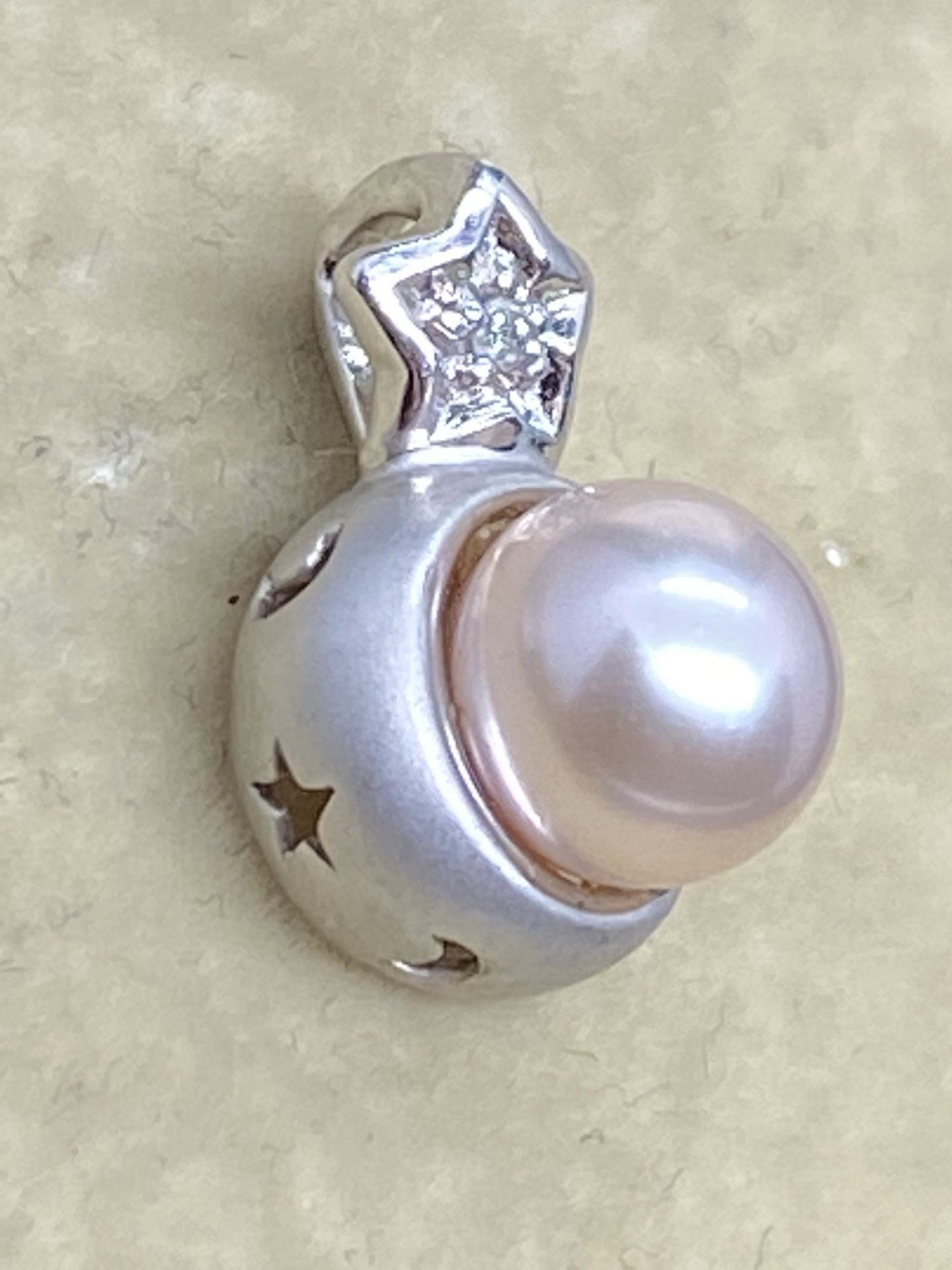 14k Gold Diamond & Pearl Pendant