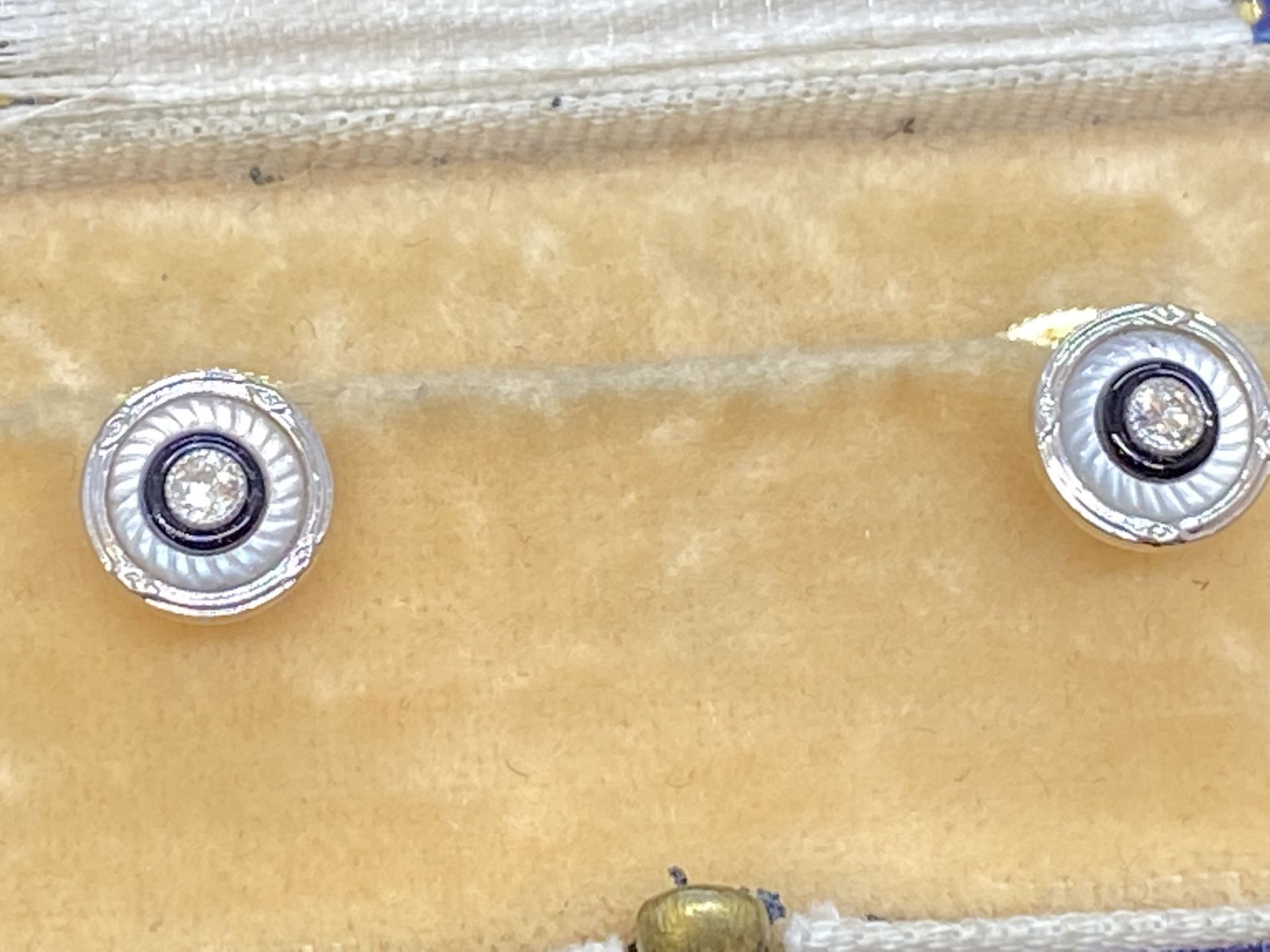 ANTIQUE CUFFLINKS? Diamond Set 18ct Gold & Platinum in Old Box Inc - Image 2 of 4