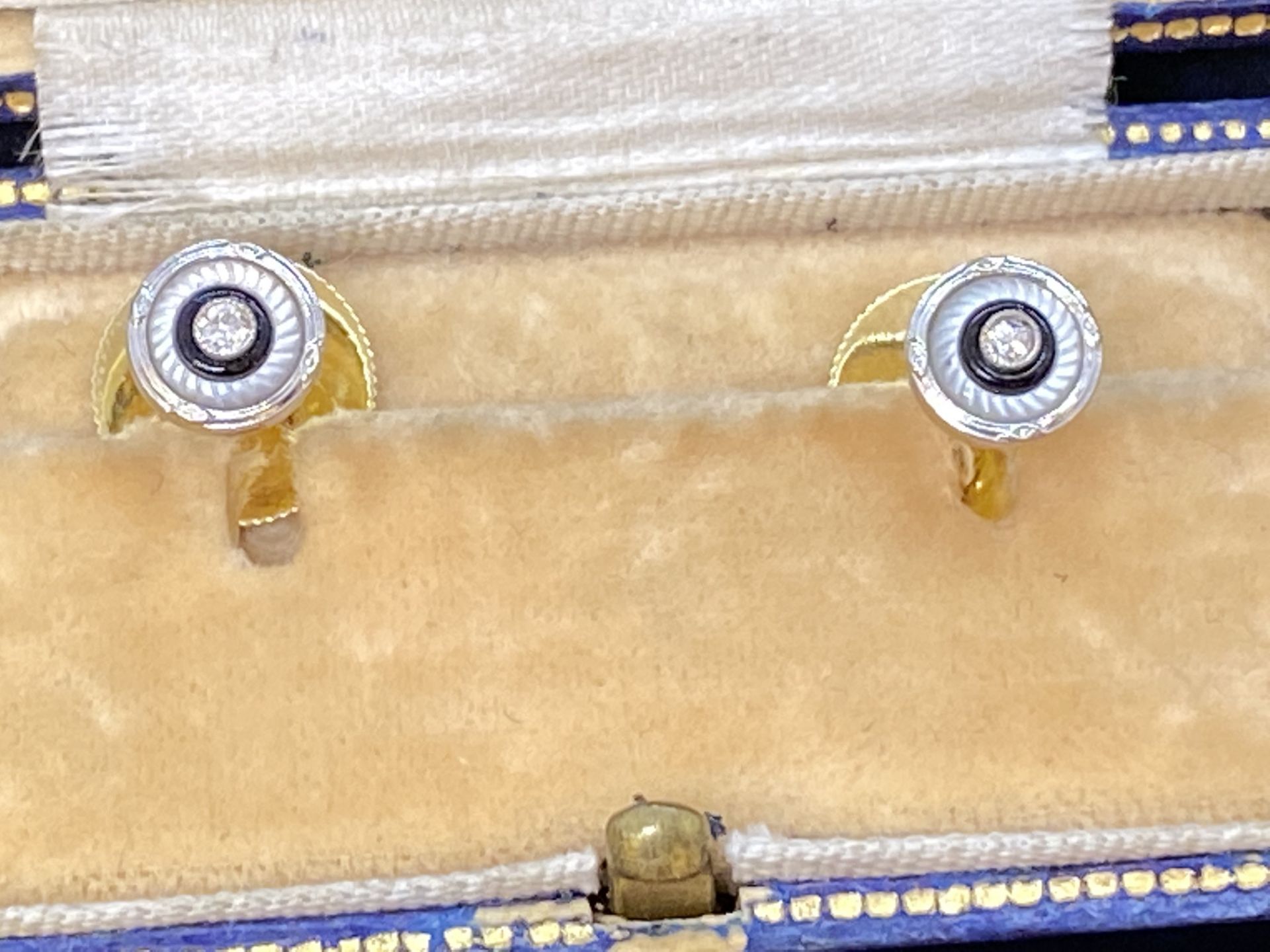 ANTIQUE CUFFLINKS? Diamond Set 18ct Gold & Platinum in Old Box Inc - Image 4 of 4