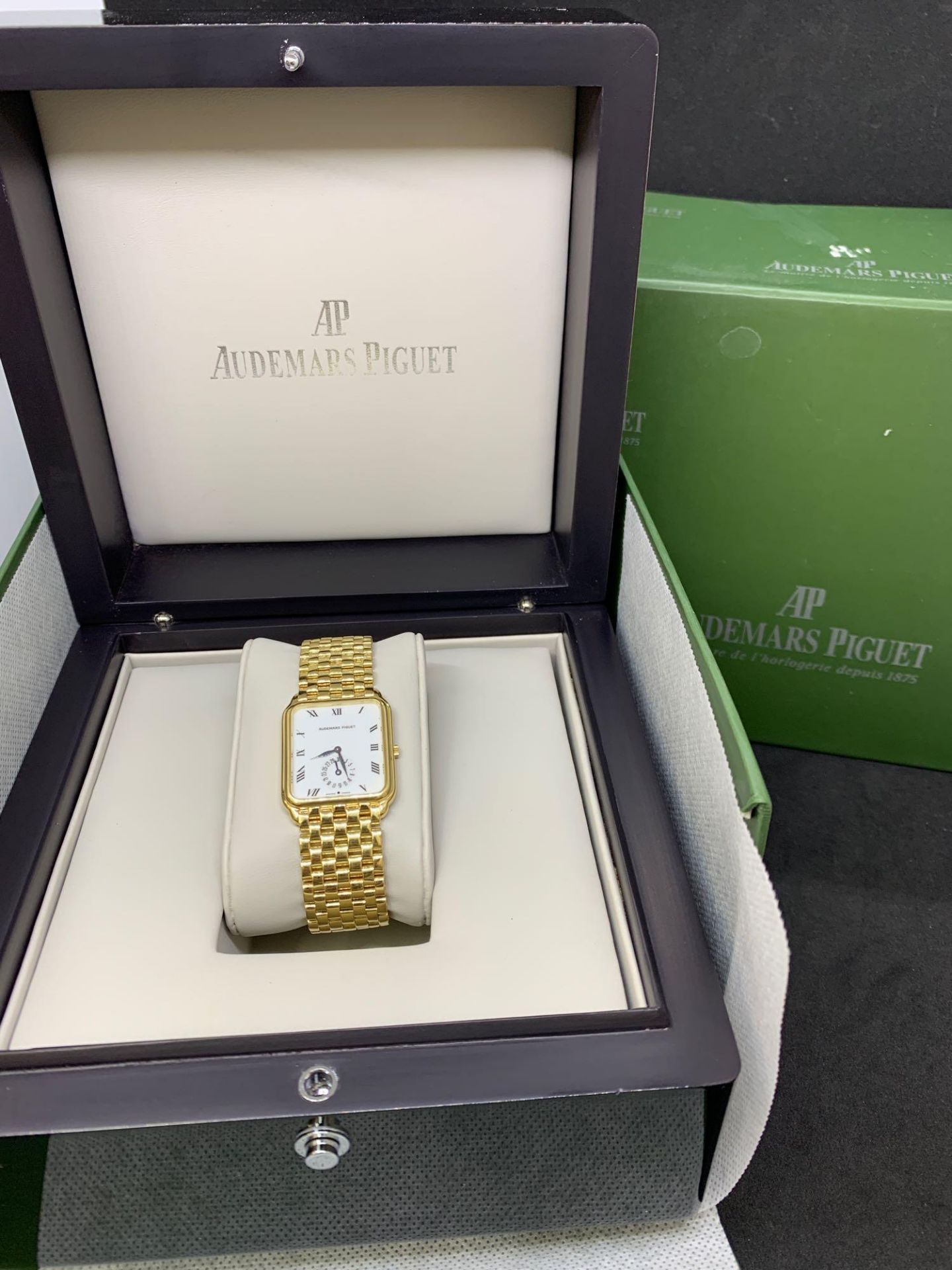 Audemars Piguet 18ct Gold watch 95 Grams With a Audemars box - Image 3 of 10