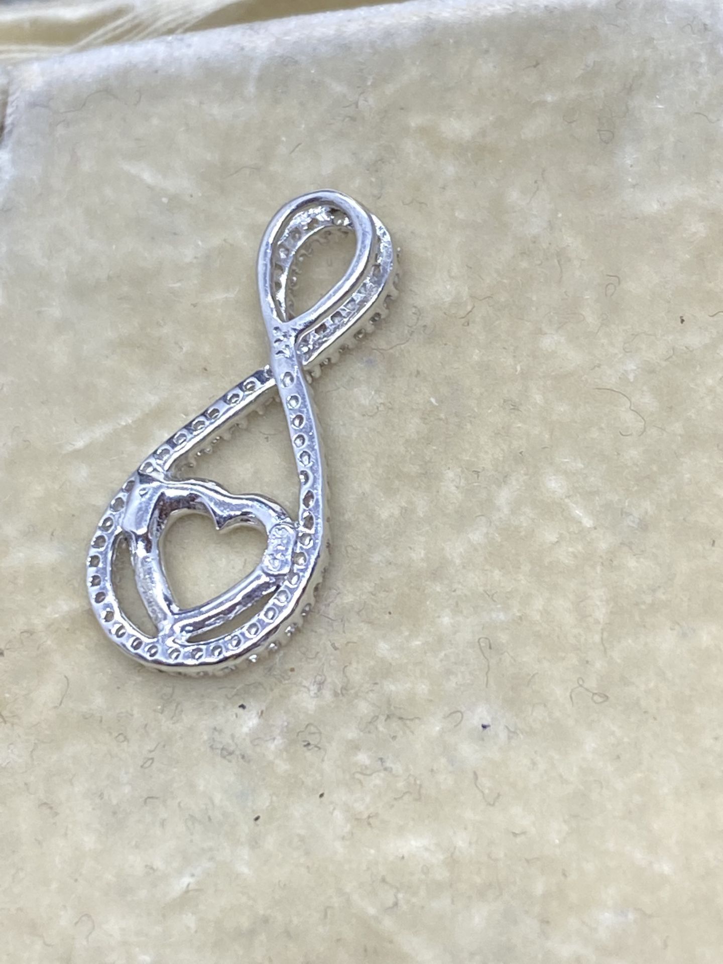 9ct White Gold Diamond Set Infinity Heart Pendant - Image 2 of 3