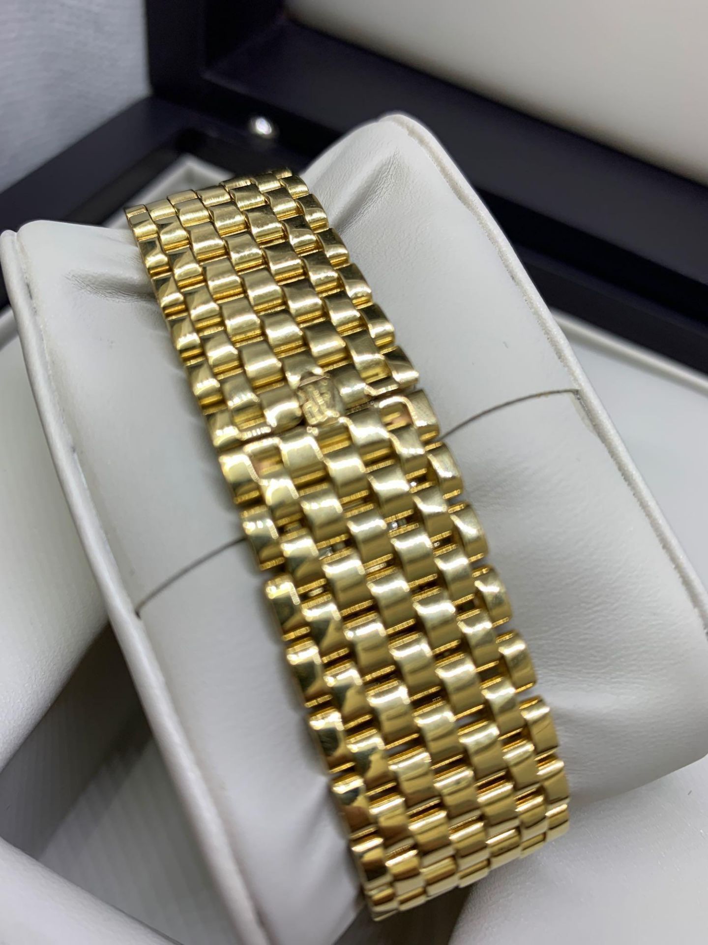 Audemars Piguet 18ct Gold watch 95 Grams With a Audemars box - Image 6 of 10