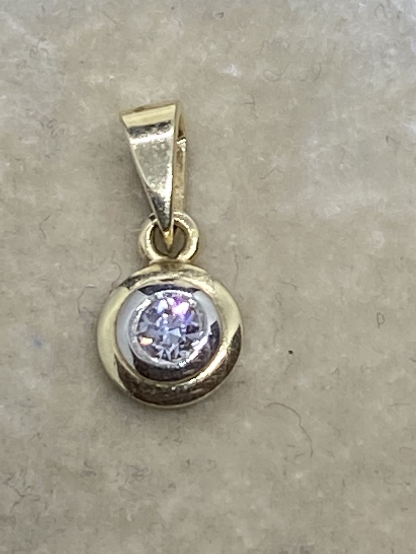 18ct Gold Diamond Set Pendant