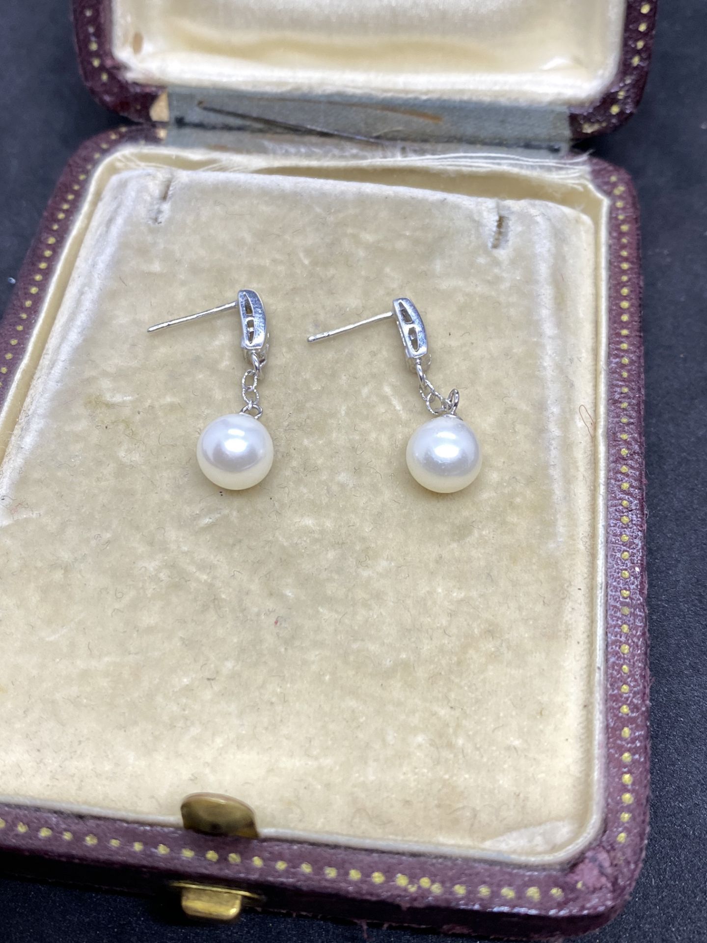 9ct White Gold Channel Set Diamond & Pearl Earrings - Image 6 of 6
