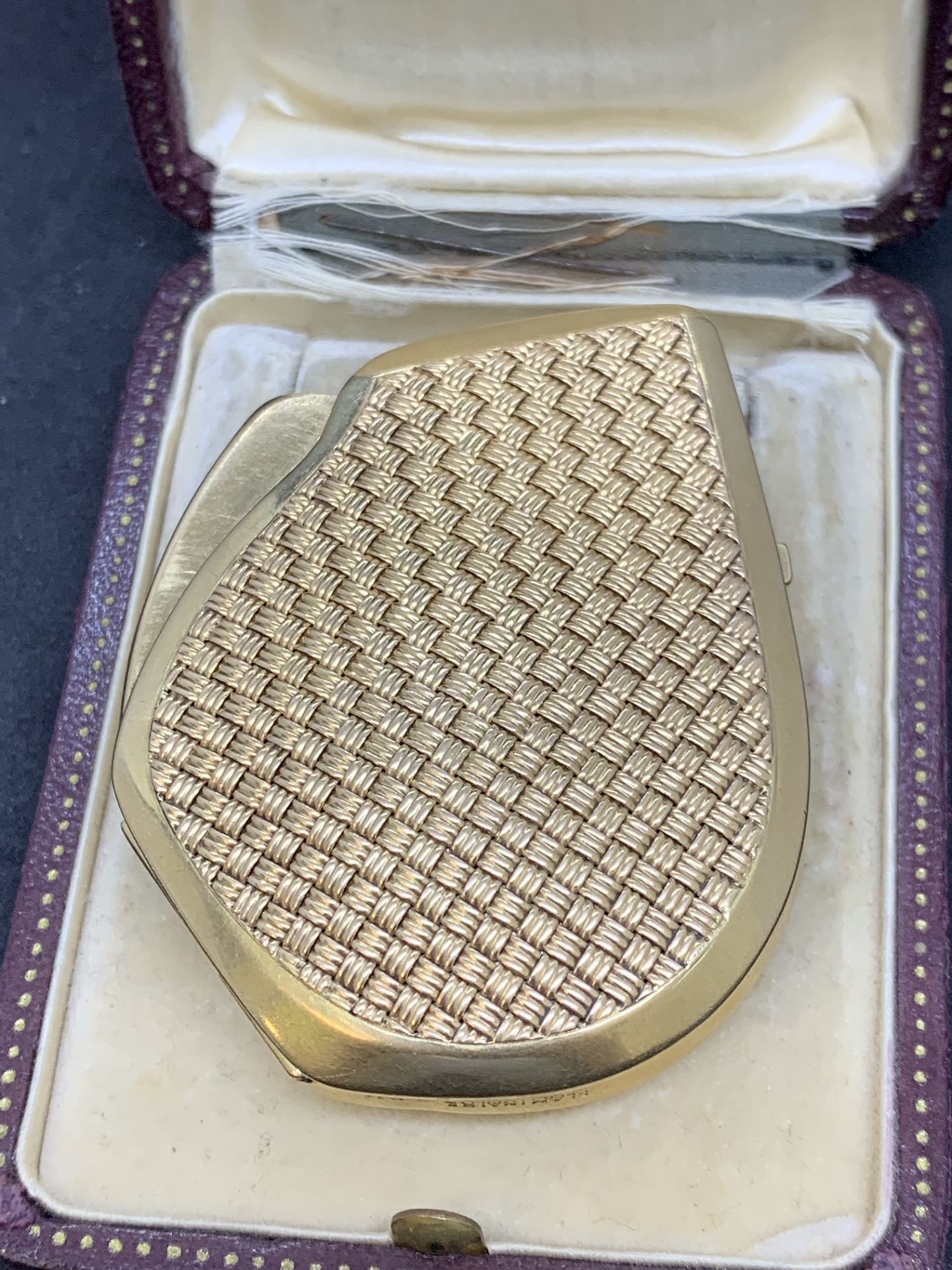 18ct GOLD LIGHTER MARKED CARTIER - 77 GRAMS