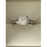 FINE 2.30ct 3 STONE DIAMOND RING - 1.55ct CENTRE DIAMOND WITH 0.75ct OUTER DIAMONDS