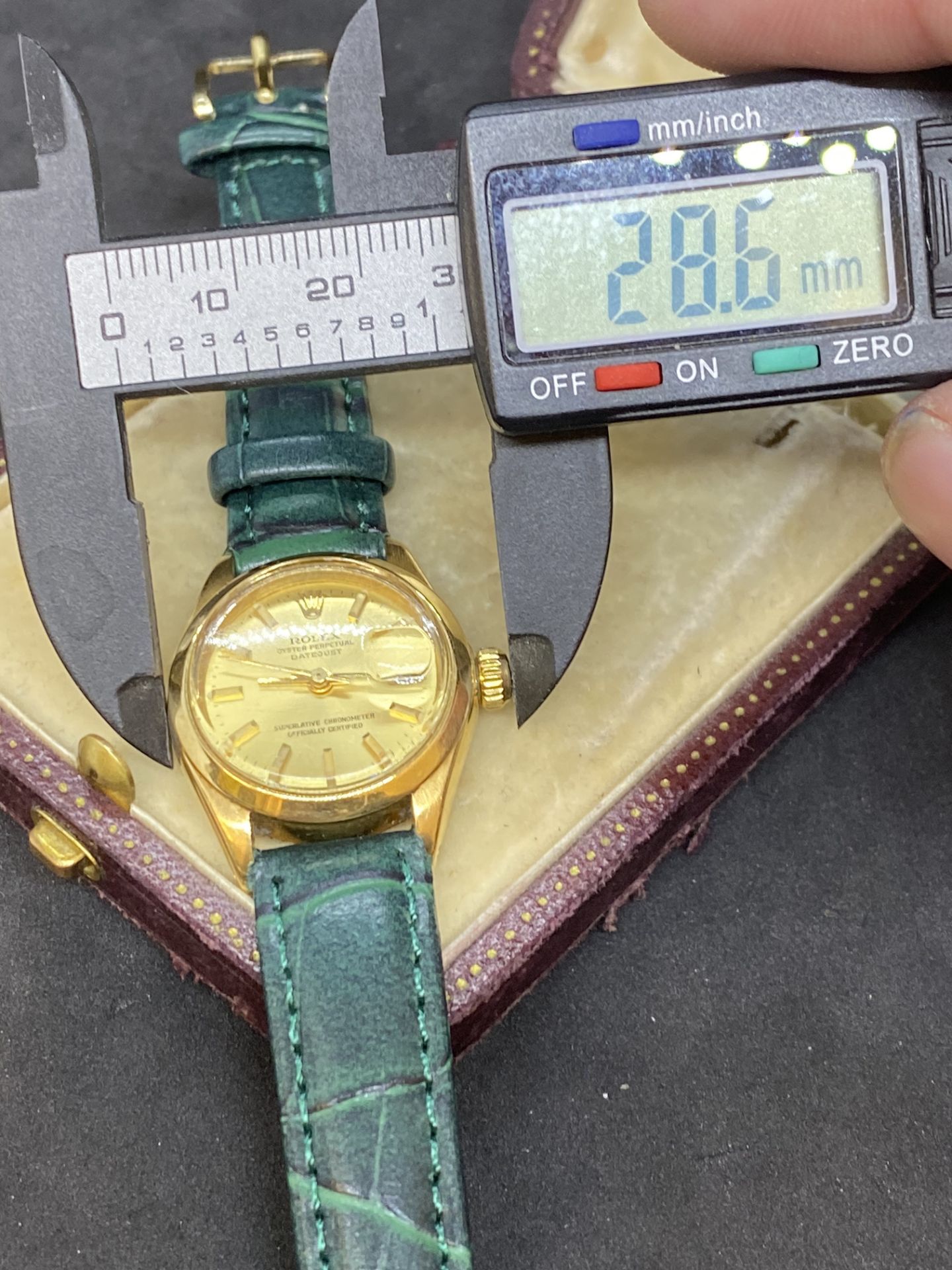 18ct GOLD ROLEX WATCH ON LEATHER STRAP - Image 5 of 8