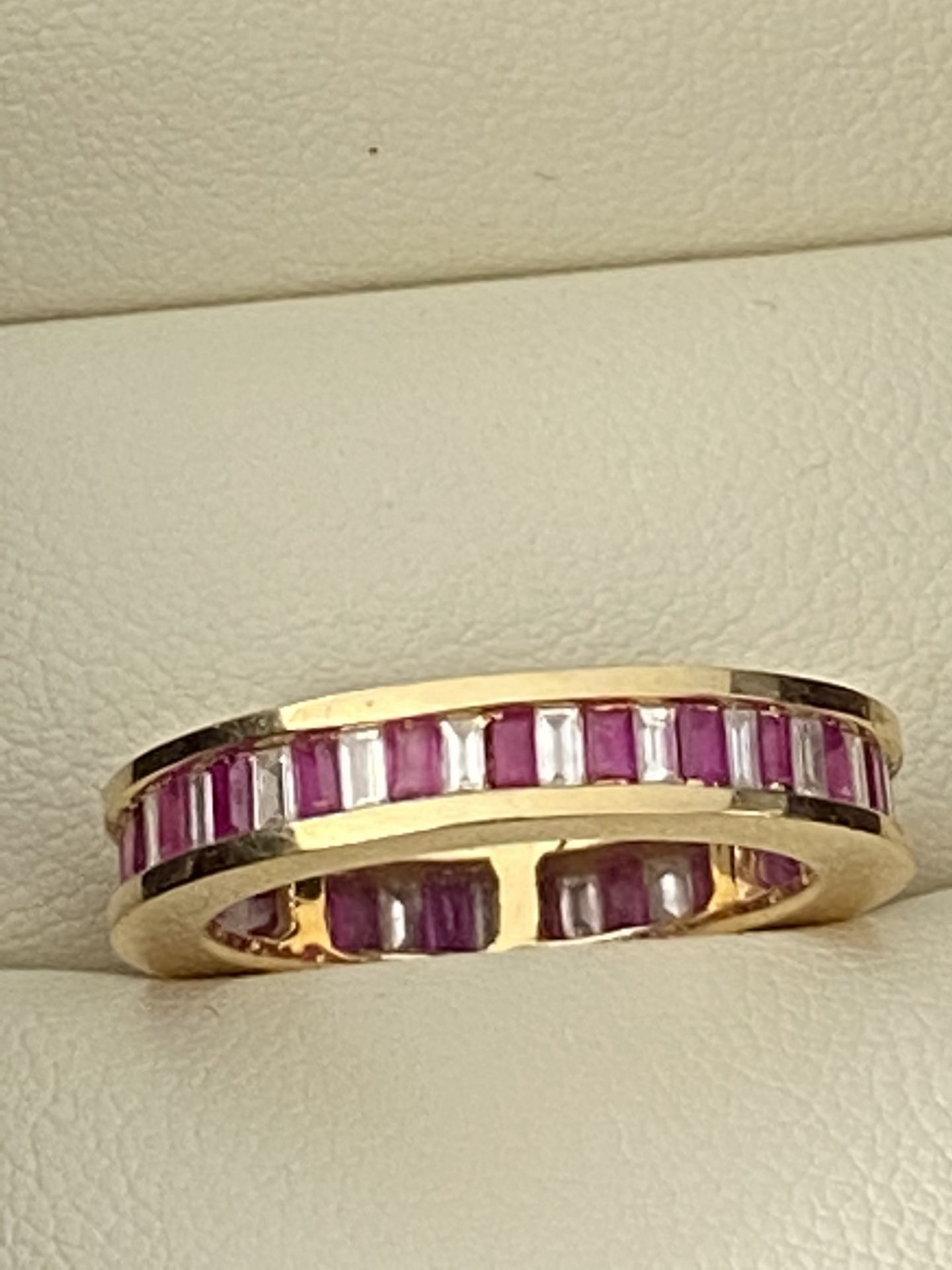 18ct YELLOW GOLD 1.00ct RUBY & 1.00ct DIAMOND FULL ETERNITY RING - Image 2 of 4