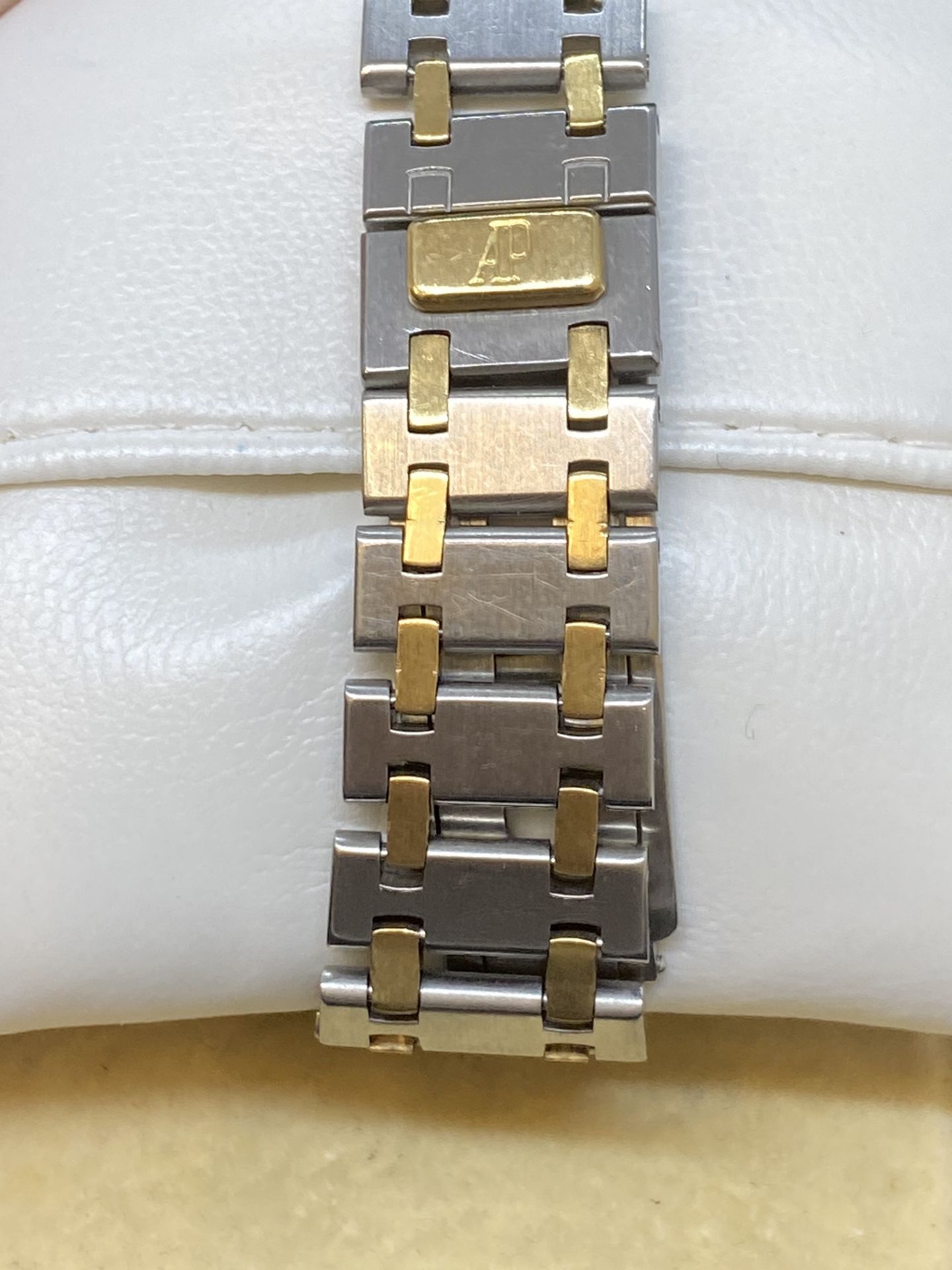 33mm STEEL & GOLD AUDEMARS PIQUET ROYAL OAK WATCH - Image 8 of 10