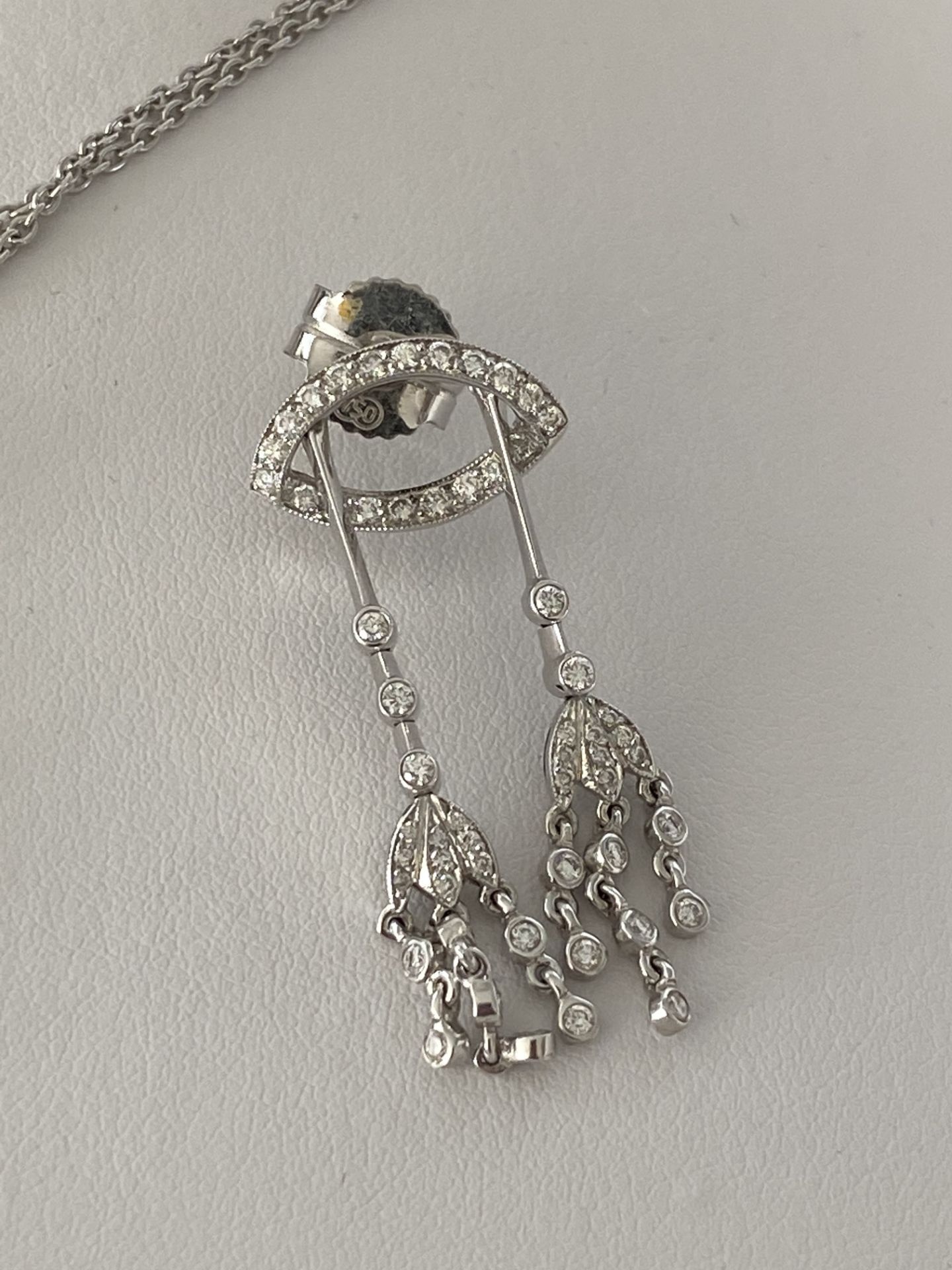 FINE 18ct WHITE GOLD CHANDELIER DIAMOND DROP PENDANT WITH MATCHING EARRINGS - Image 4 of 6