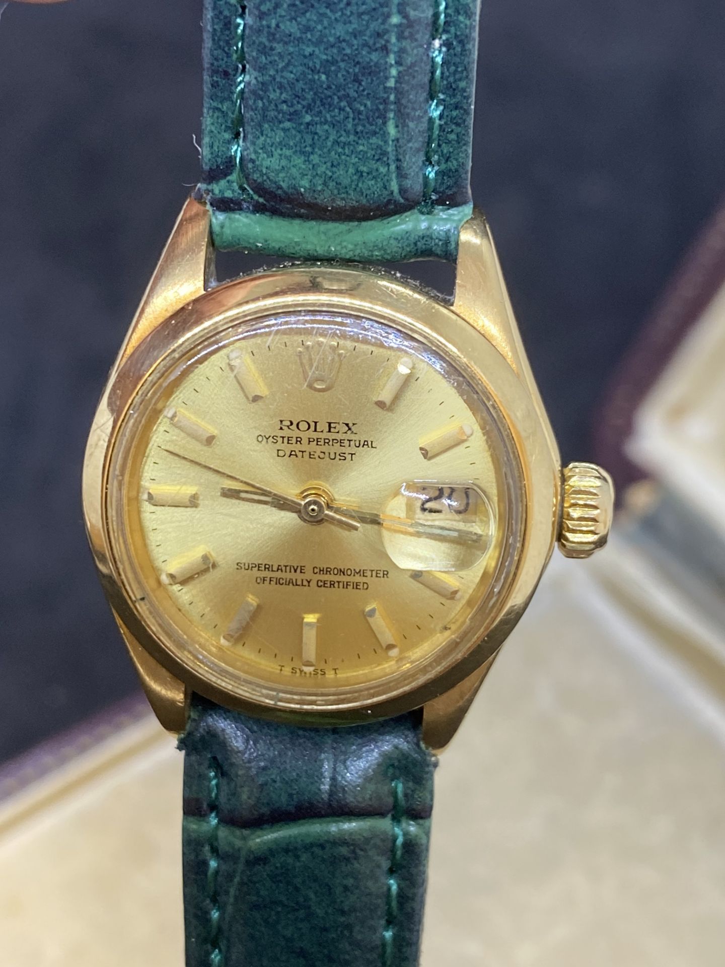 18ct GOLD ROLEX WATCH ON LEATHER STRAP - Image 3 of 8