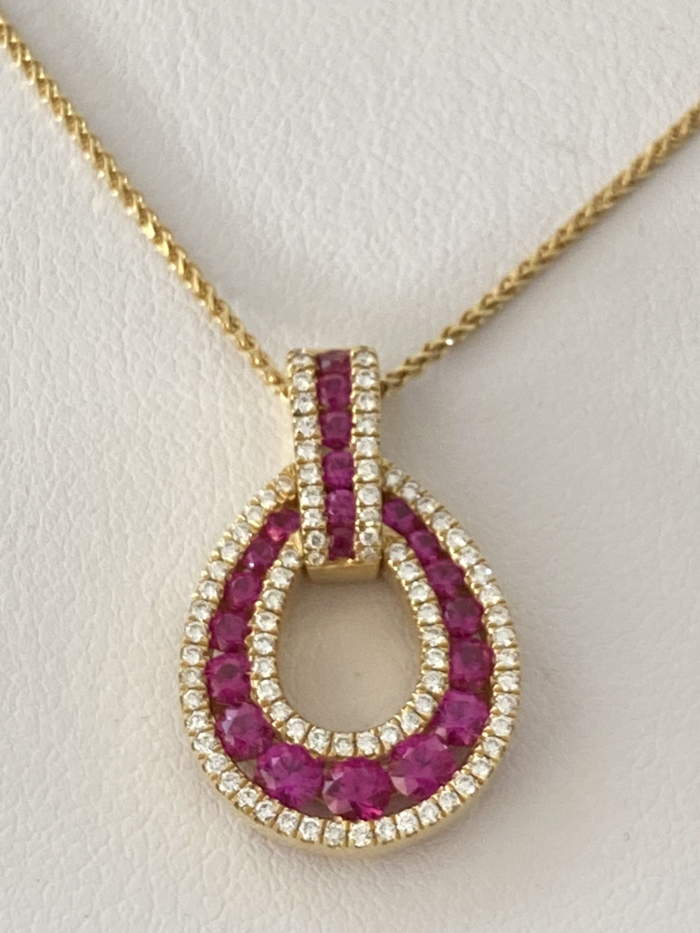 18ct YELLOW GOLD RUBY & DIAMOND PENDANT & EARRINGS - Image 2 of 6