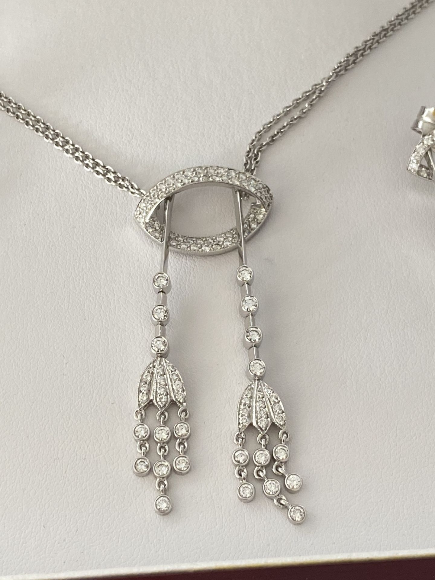 FINE 18ct WHITE GOLD CHANDELIER DIAMOND DROP PENDANT WITH MATCHING EARRINGS - Image 2 of 6