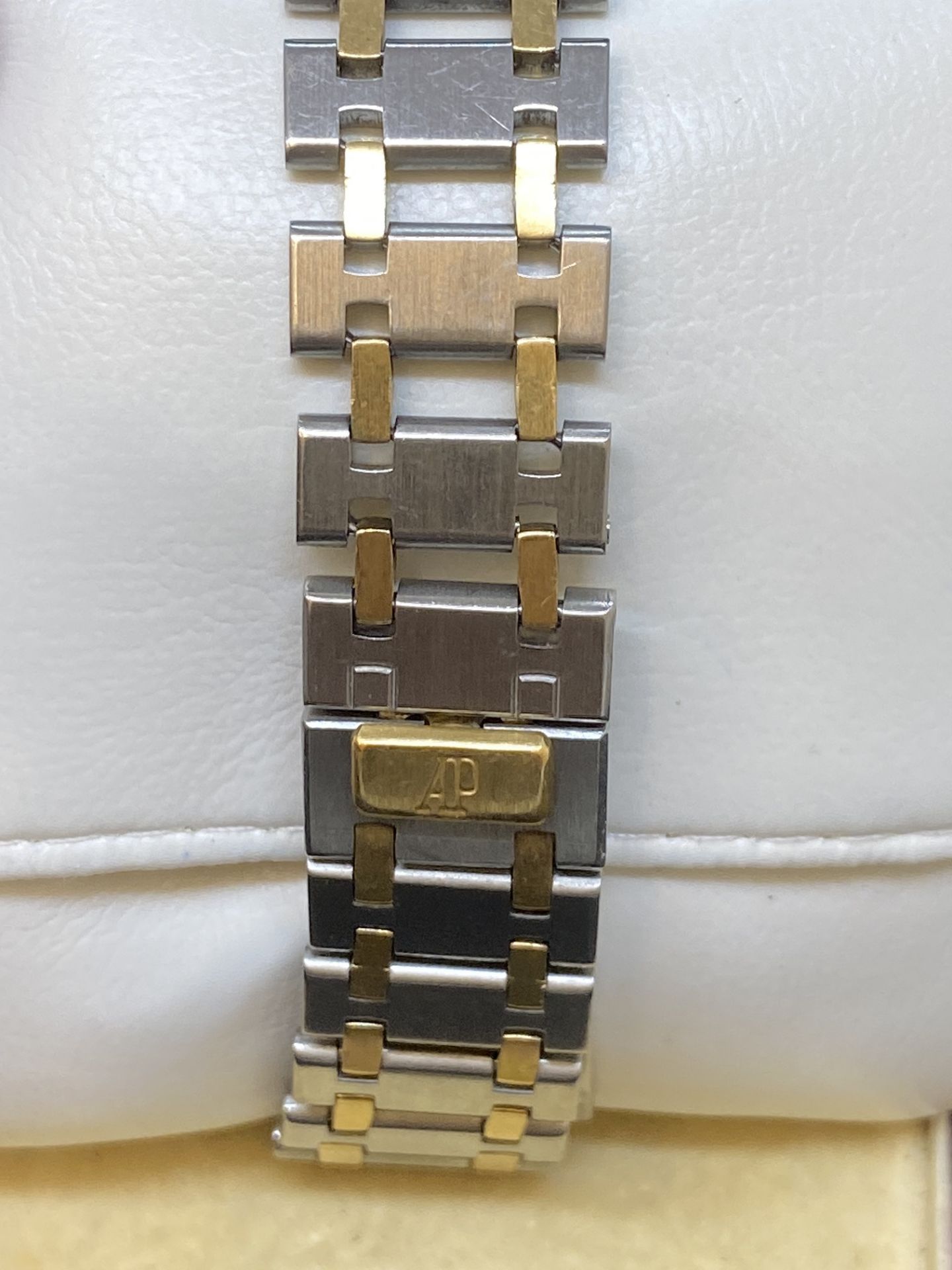 33mm STEEL & GOLD AUDEMARS PIQUET ROYAL OAK WATCH - Image 7 of 10