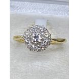 18ct GOLD DIAMOND SET RING