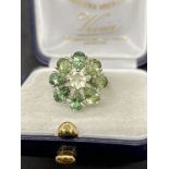 9ct GOLD PERIDOT SET FLOWER RING