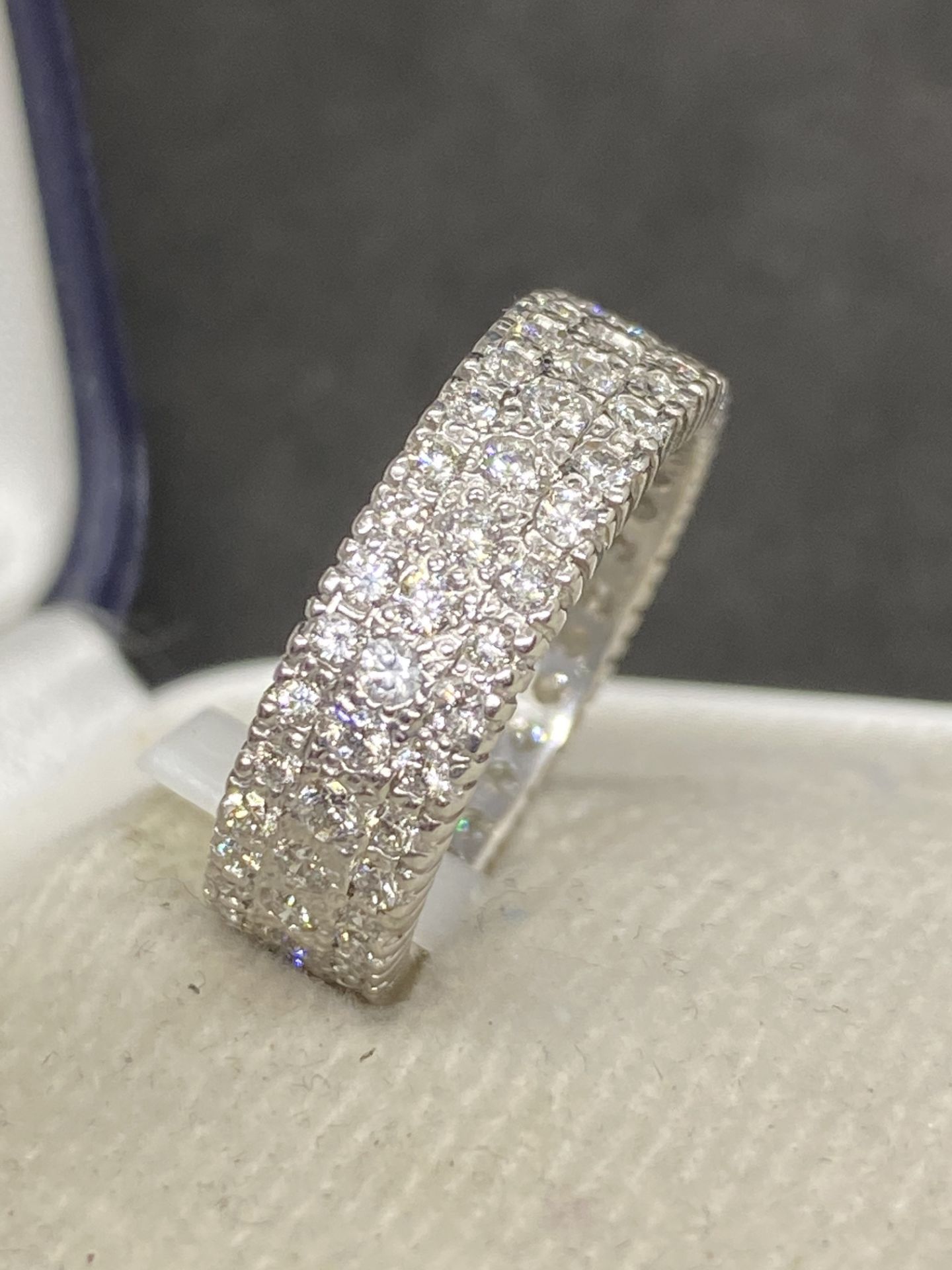 APPROX 2.50ct G/H VS-SI DIAMOND SET FULL ETERNITY RING IN WHITE METAL