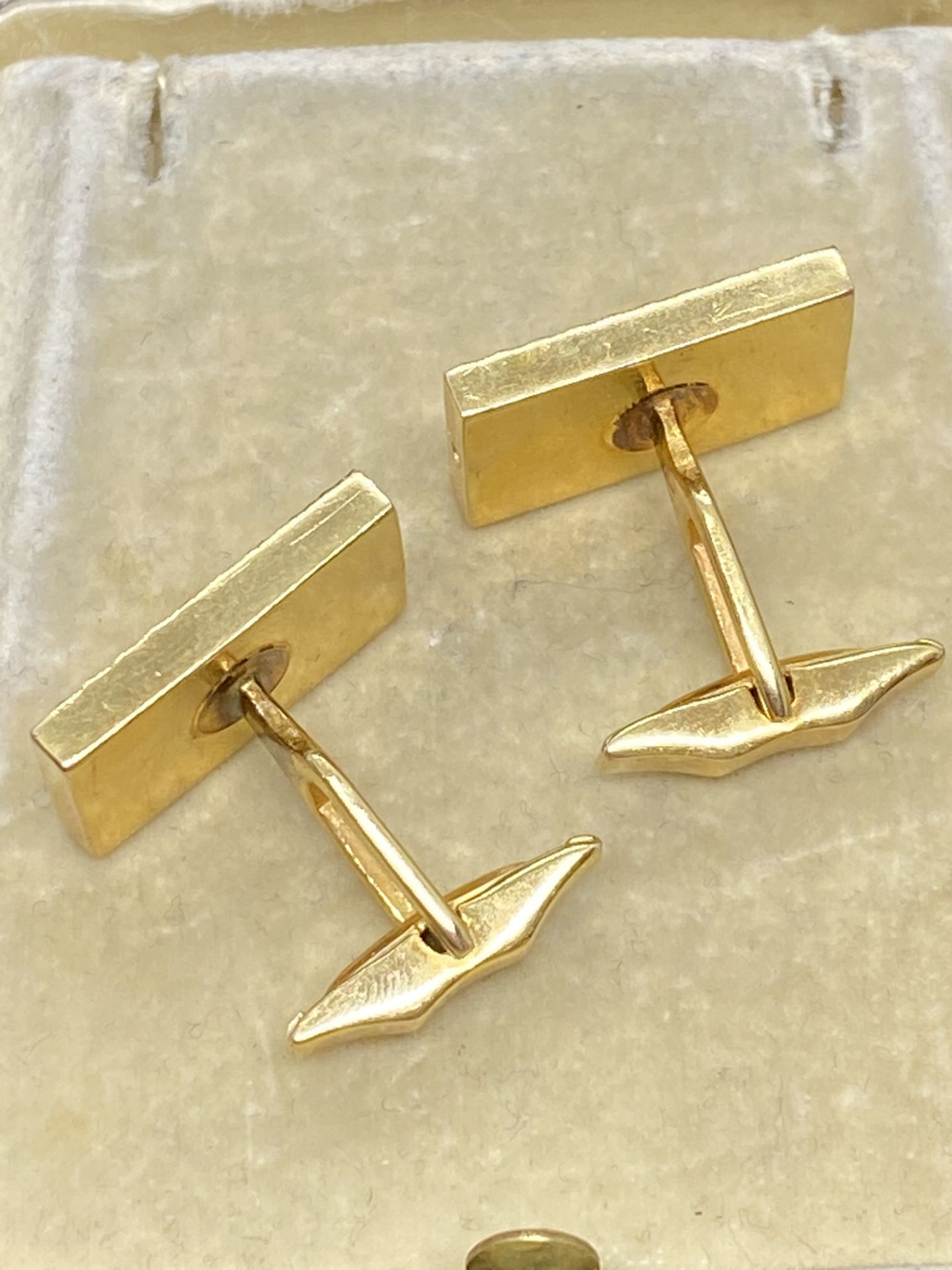 LETTER D YELLOW METAL CUFFLINKS TESTED AS AT LEAST 9ct GOLD 17.5 GRAMS - Image 4 of 4