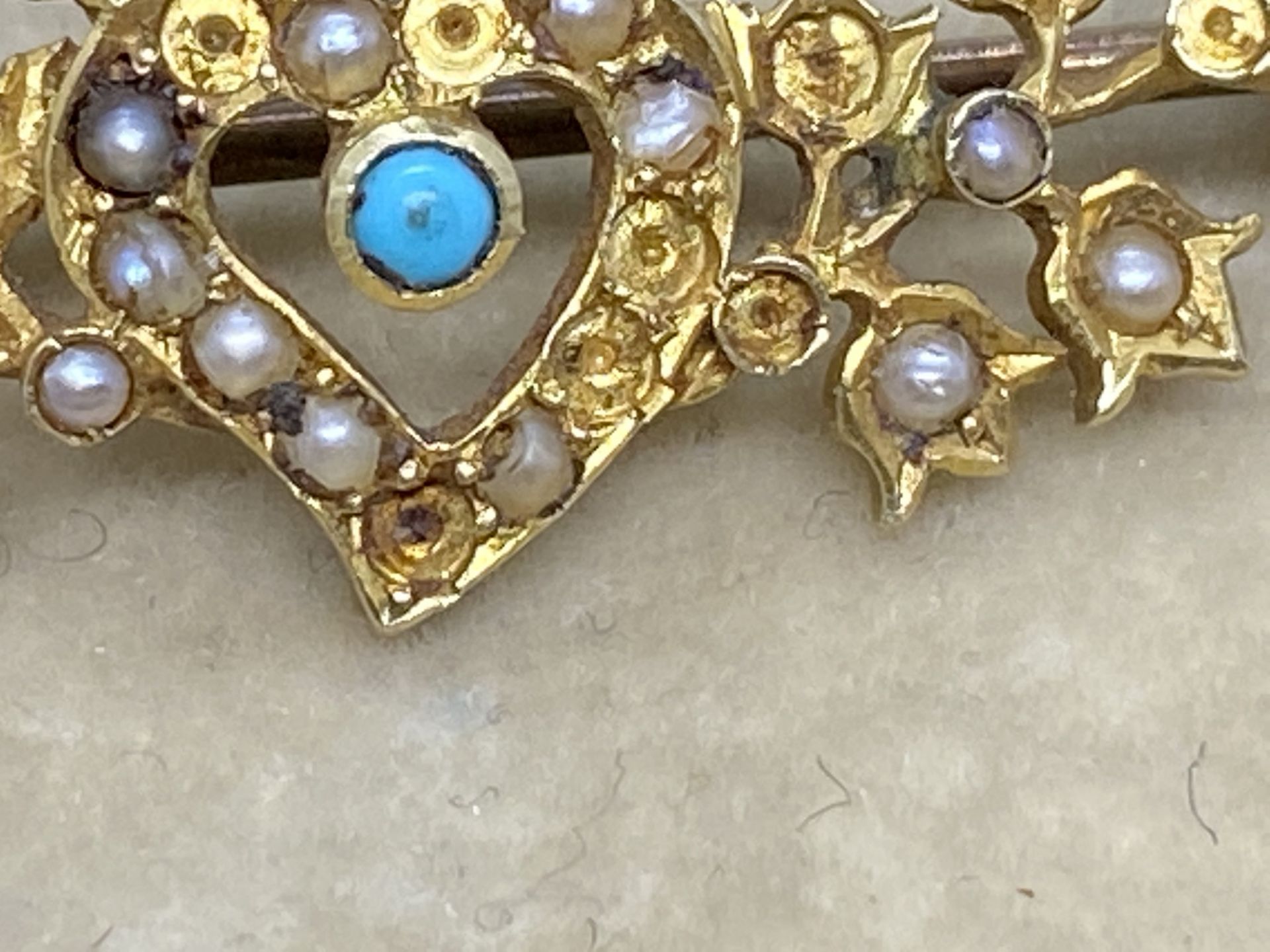ANTIQUE TURQUISE & SEED PEARL 15k GOLD BROOCH - Image 3 of 5
