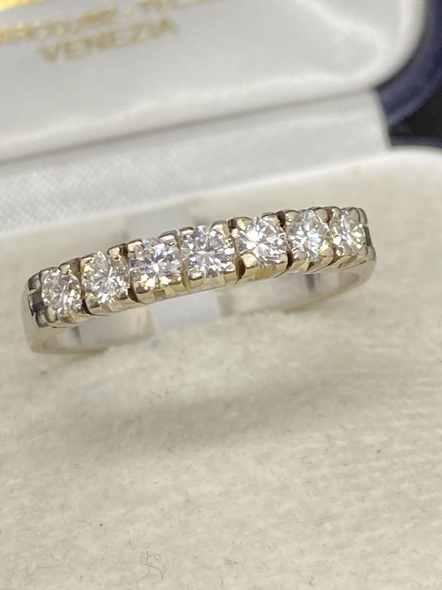 7 STONE DIAMOND RING - Image 3 of 5