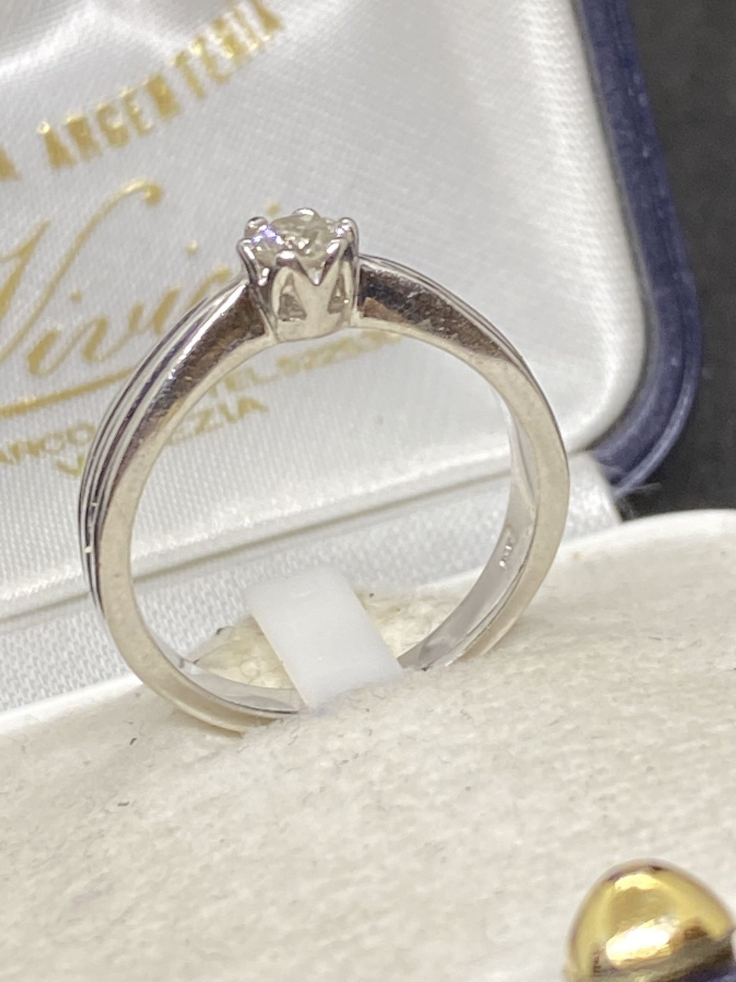 9ct GOLD DIAMOND SOLITAIRE RING - Image 2 of 3